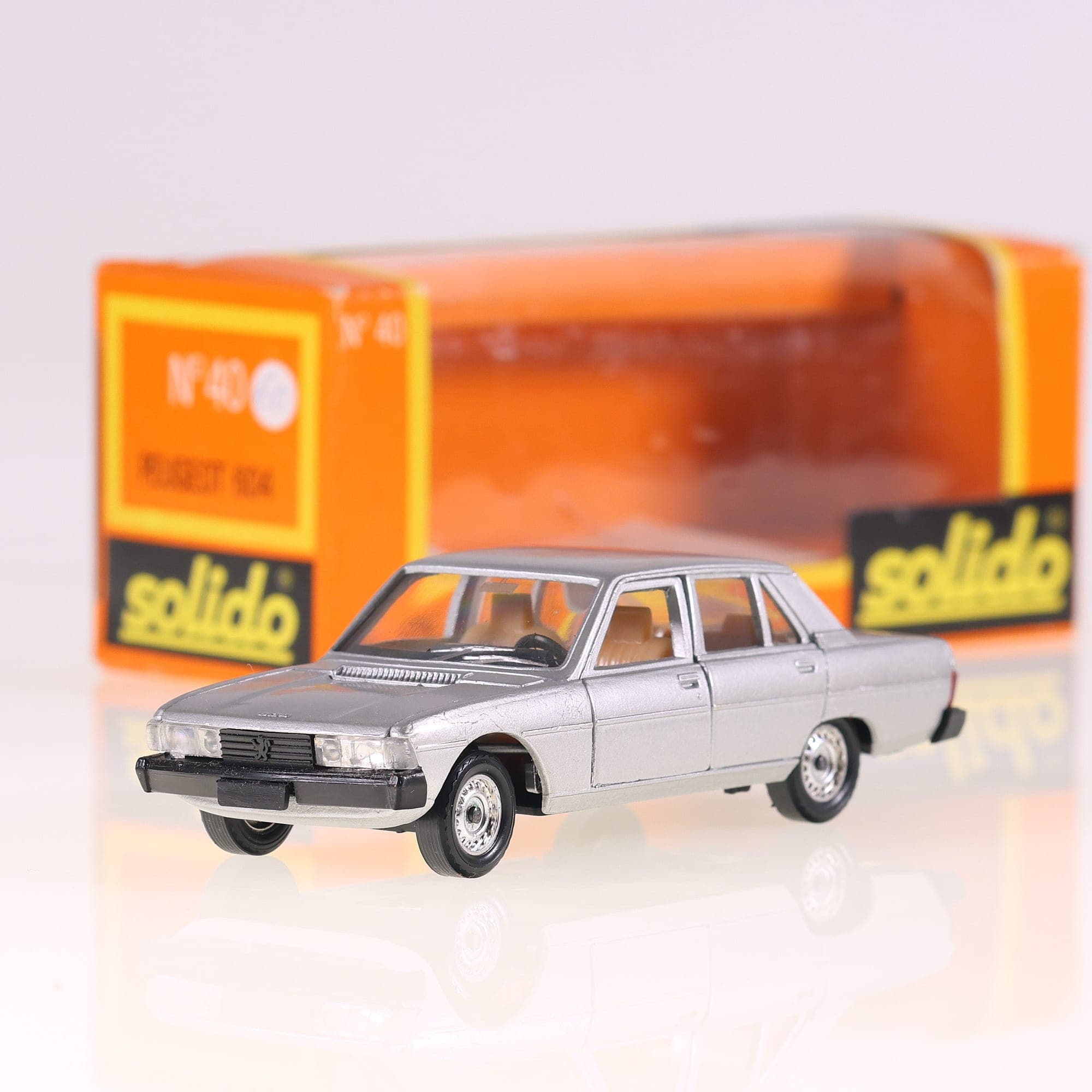 Solido 40 Peugeot 604 1/43 Gris argenté métallisé avec boîte