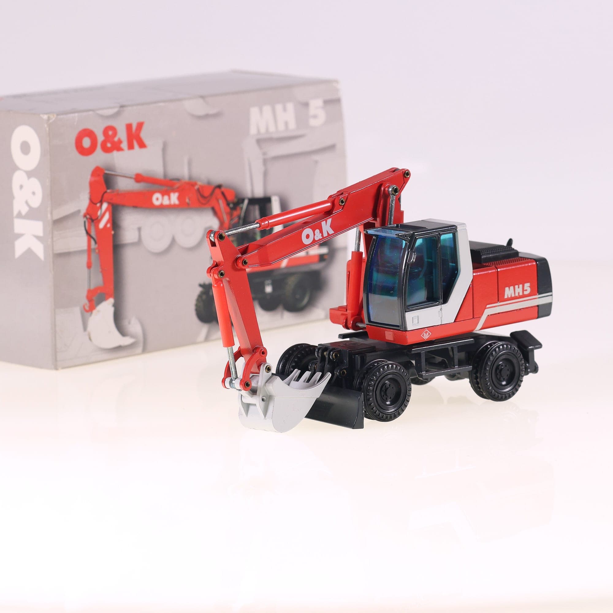 O&K NZG MH5 Rouge avec boîte