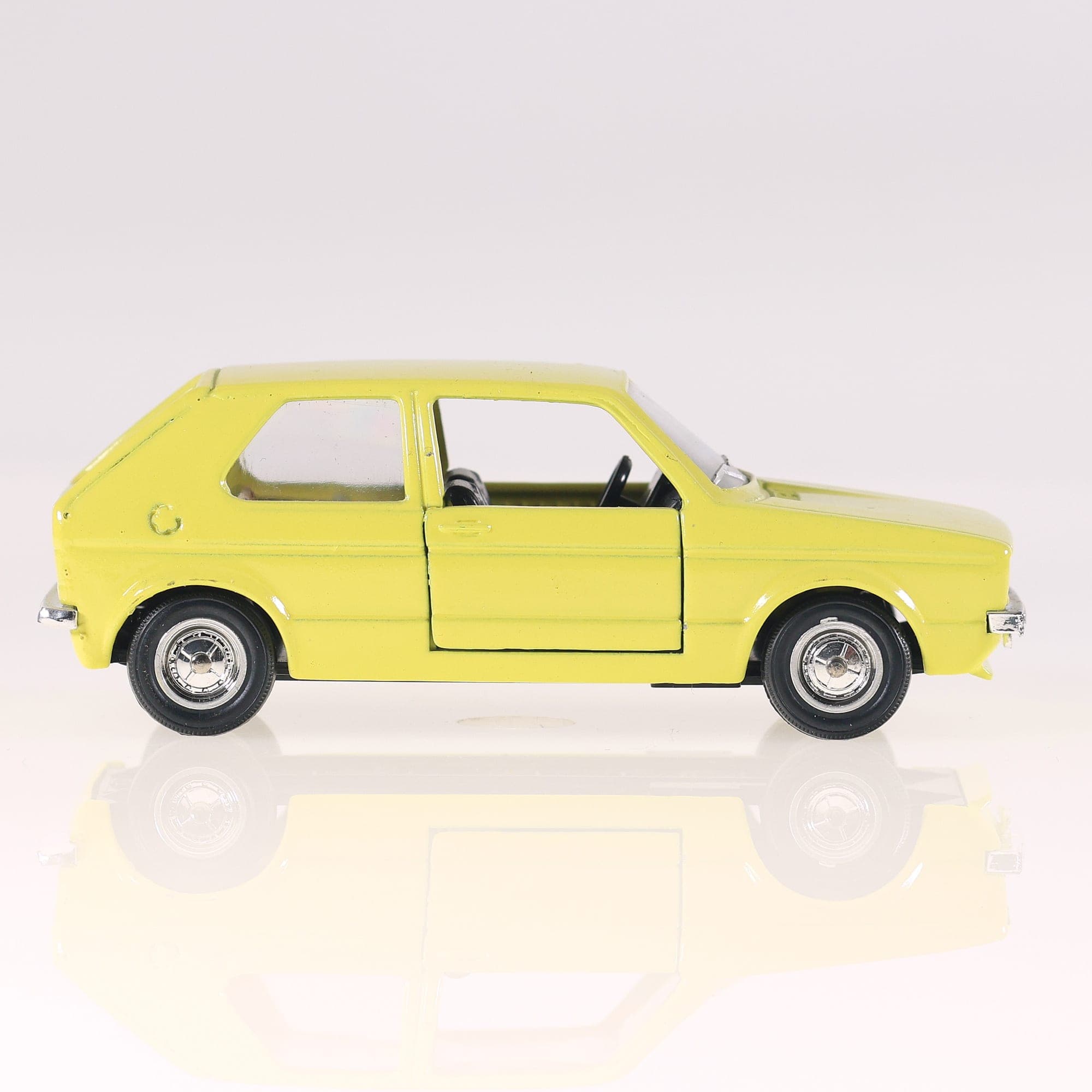 Solido 19 Volkswagen Golf  1/43 Jaune avec boîte — miniature 12