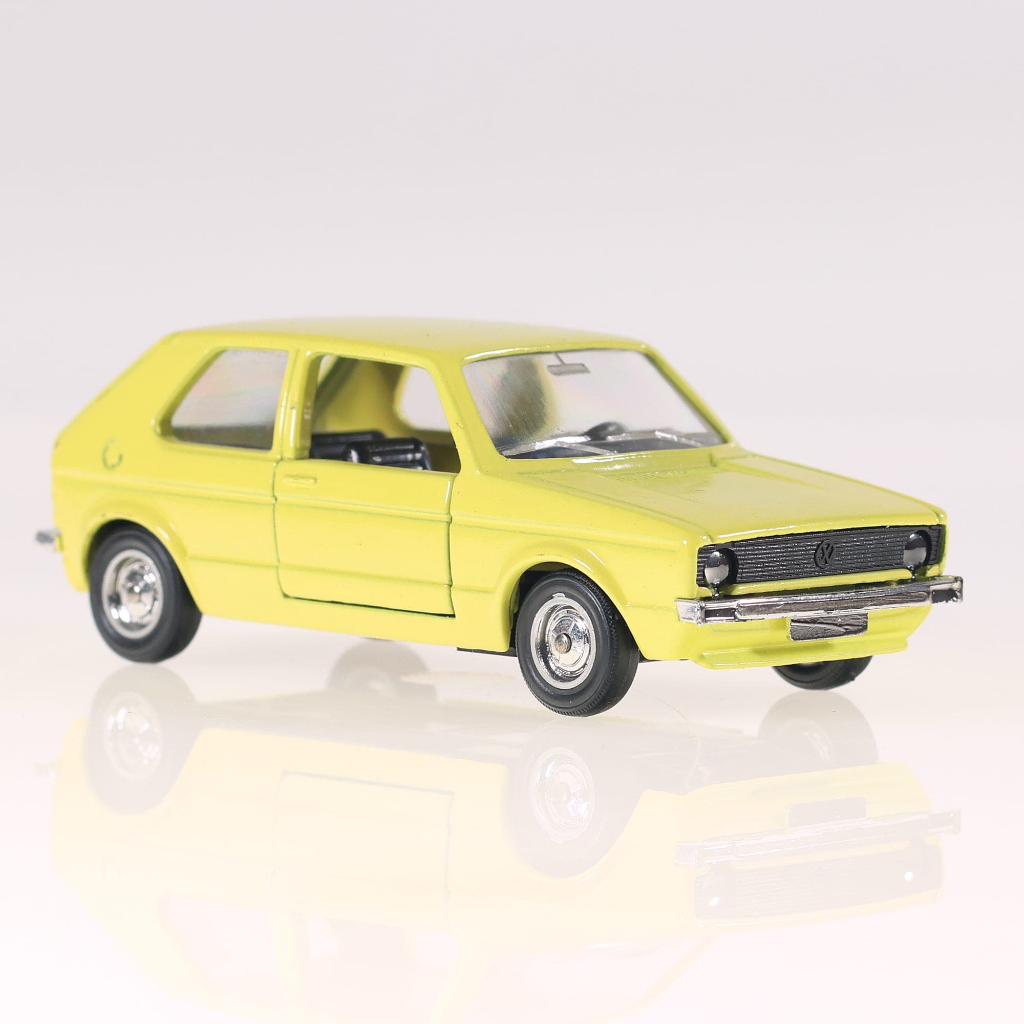 Solido 19 Volkswagen Golf  1/43 Jaune avec boîte — miniature 13