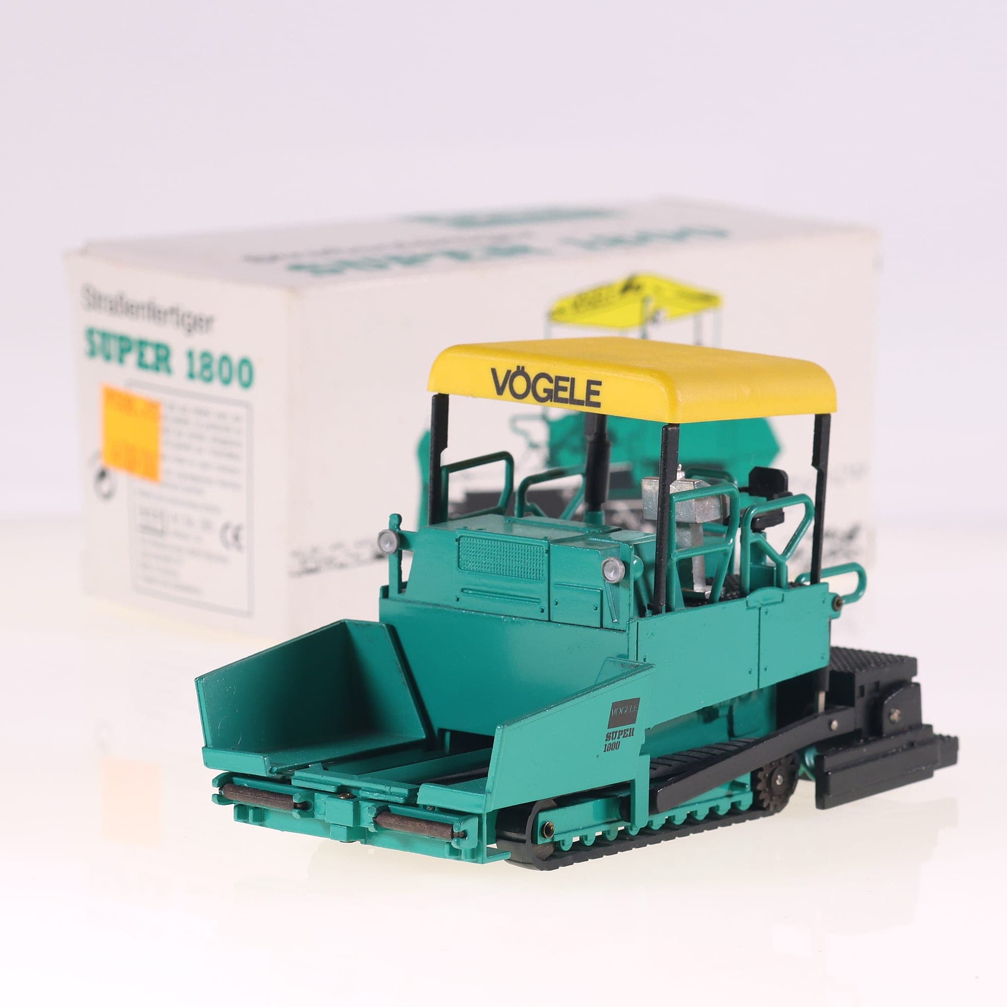 NZG 385 Vögele Super 1800 Finisseur de route - Road Paver 1/50  — photo 1