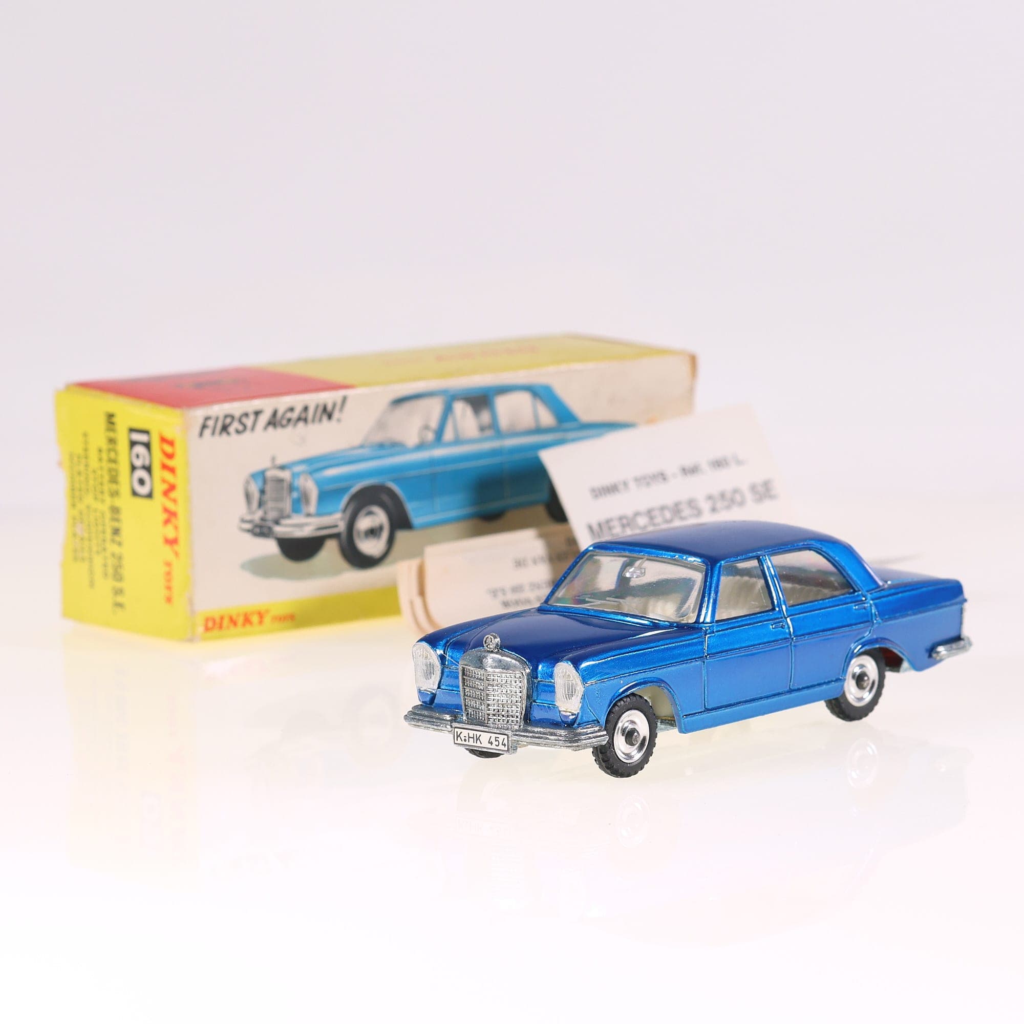 Dinky Toys GB n°160 Mercedes-Benz 220 SE 1/43 Bleu avec boîte