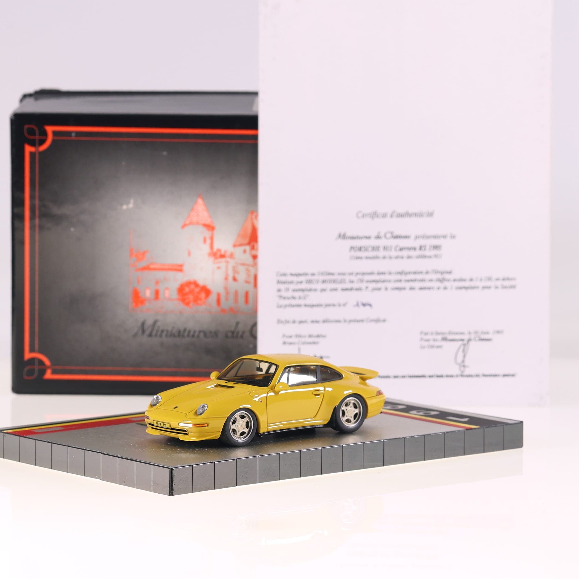 Miniatures du Château Heco modeles Porsche 911 Carrera RS 993 1/43 jaune boite — photo 1