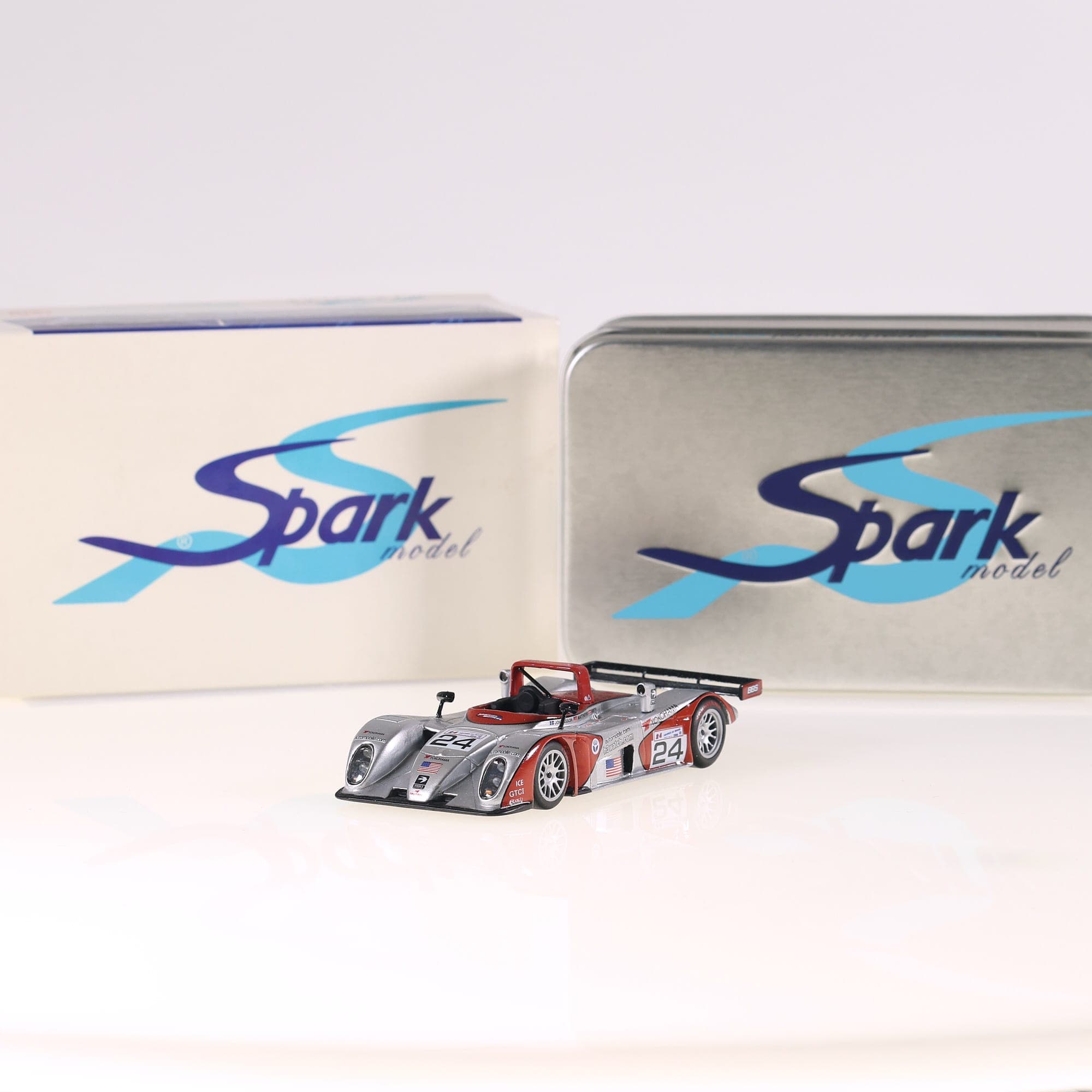 Spark SCYD05 Reynard 2KQ #24 Le Mans 2000 1/43 argent et rouge neuf avec boîte
