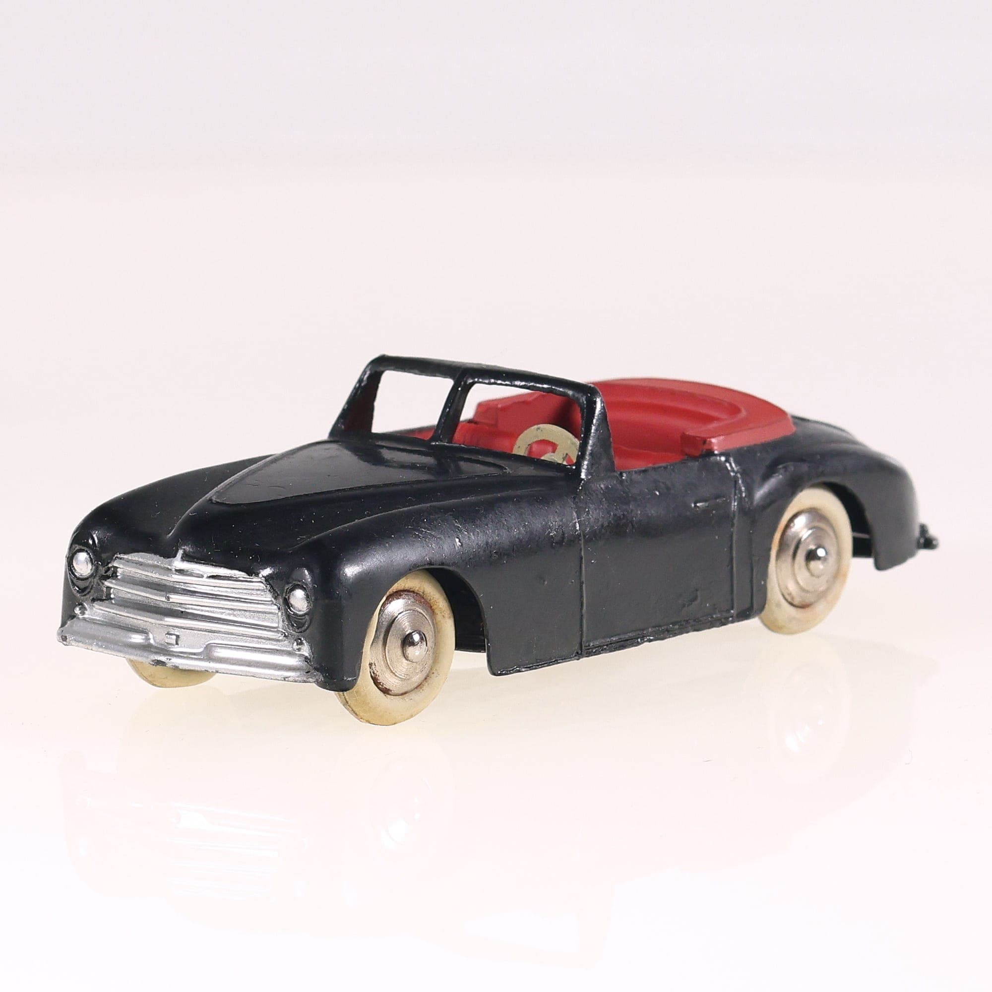 Dinky Toys 24S Simca 8 Sport 1/43 Noir état B sans boîte