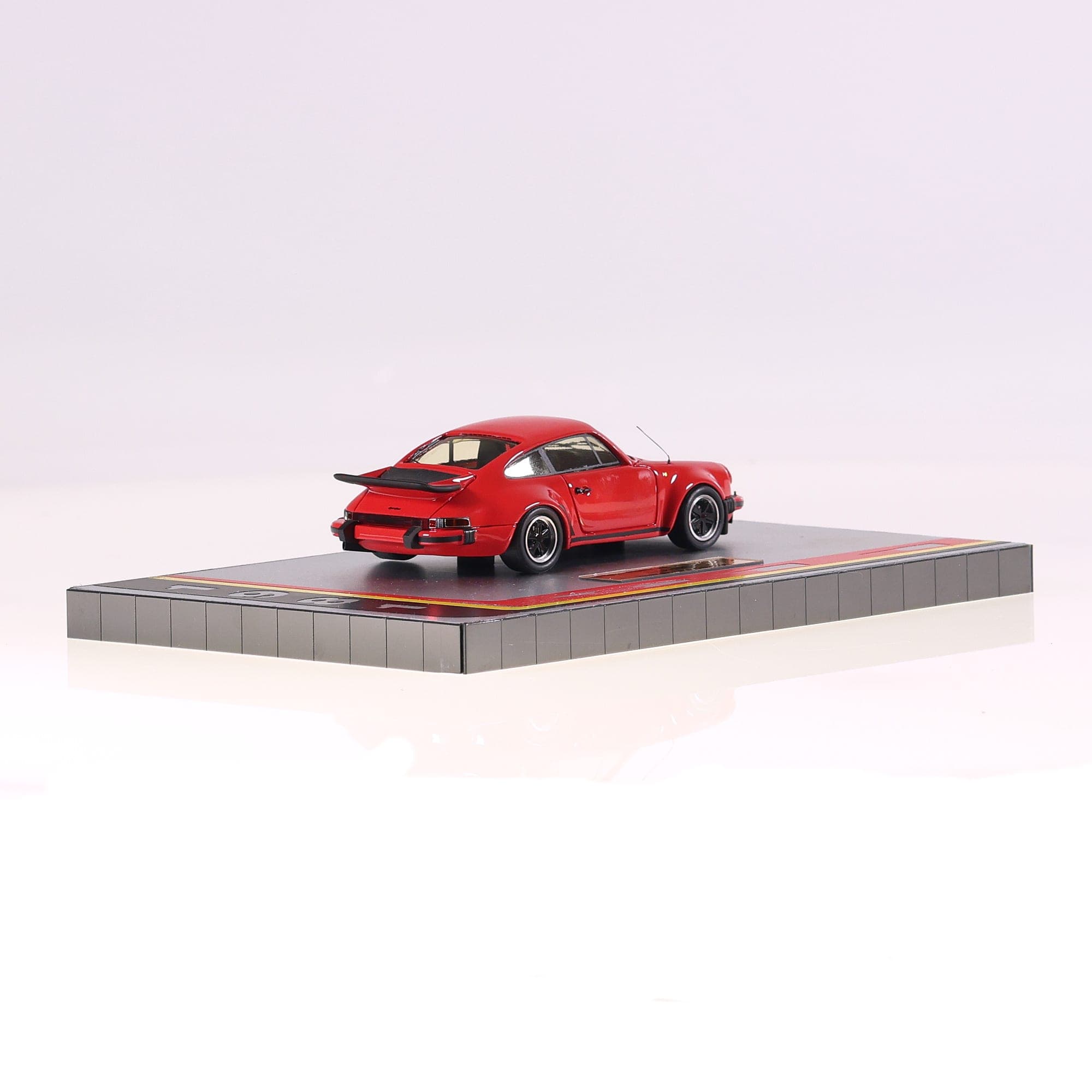 Miniatures du Château Porsche 911 Turbo 1981 1/43 Rouge état A avec boîte état C — miniature 6