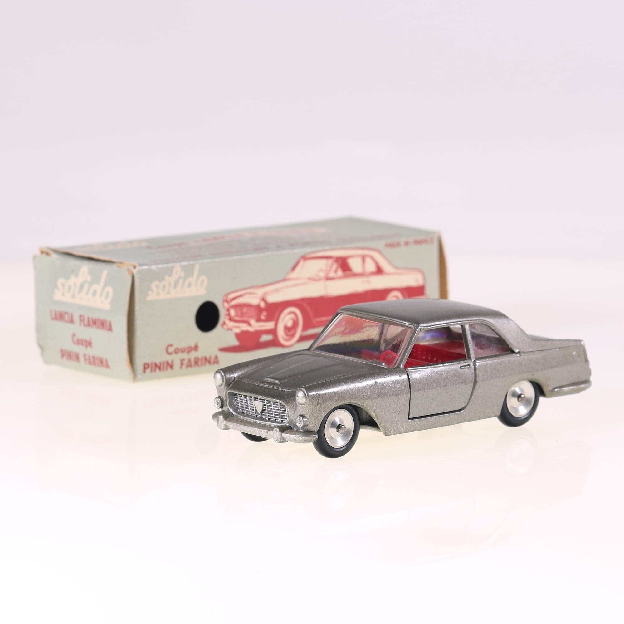 Solido n° 121 Lancia Flaminia Coupe Pininfarina 1/43 état A en boite état C