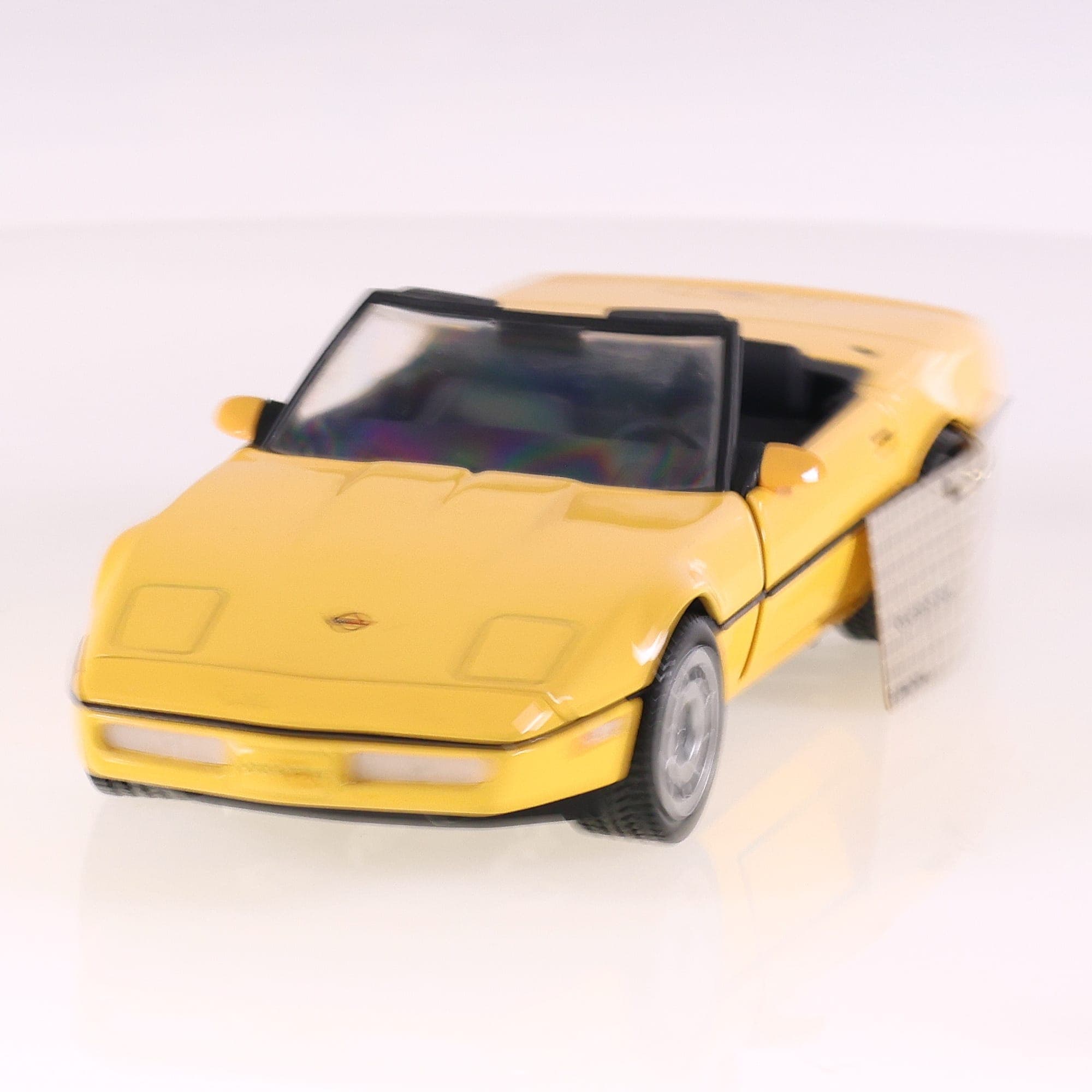 Franklin Mint Chevrolet Corvette 1986 1/24 Jaune sans boîte — photo 1