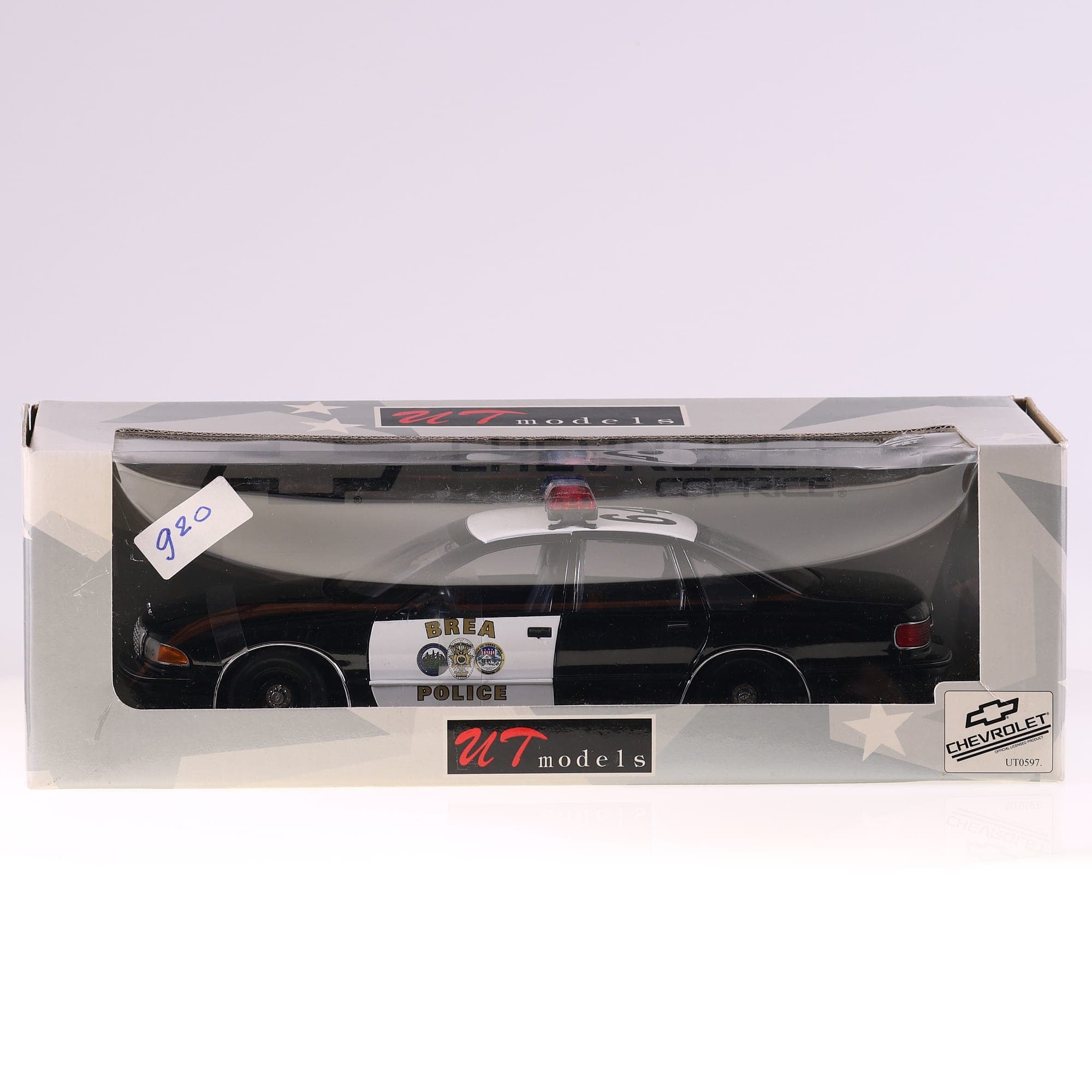 UT models UT0597 Chevrolet Caprice saloon california police car #64 1/18 Noir av