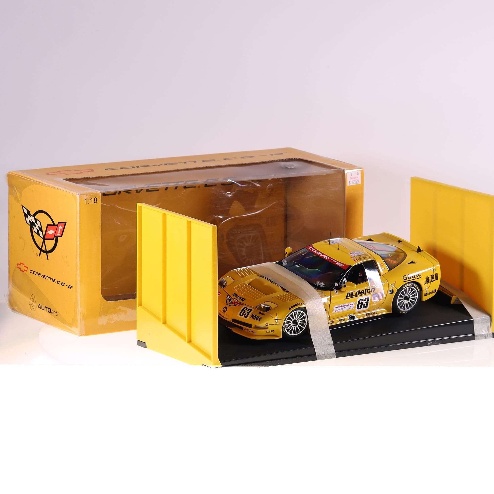 Autoart Chevrolet Corvette C5-R Racing #63 1/18 Jaune avec boîte