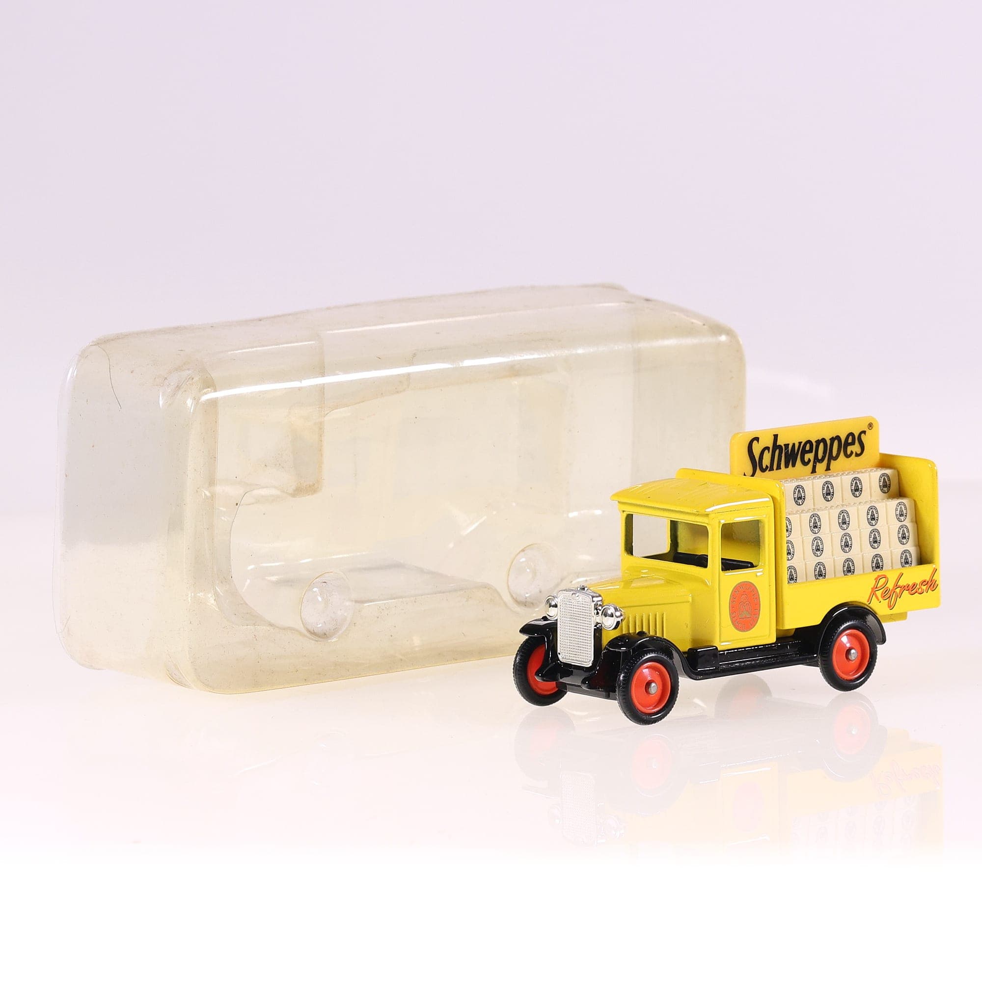 Corgi Chevrolet Schweppes Drinks Van 1/43 Jaune sans boîte