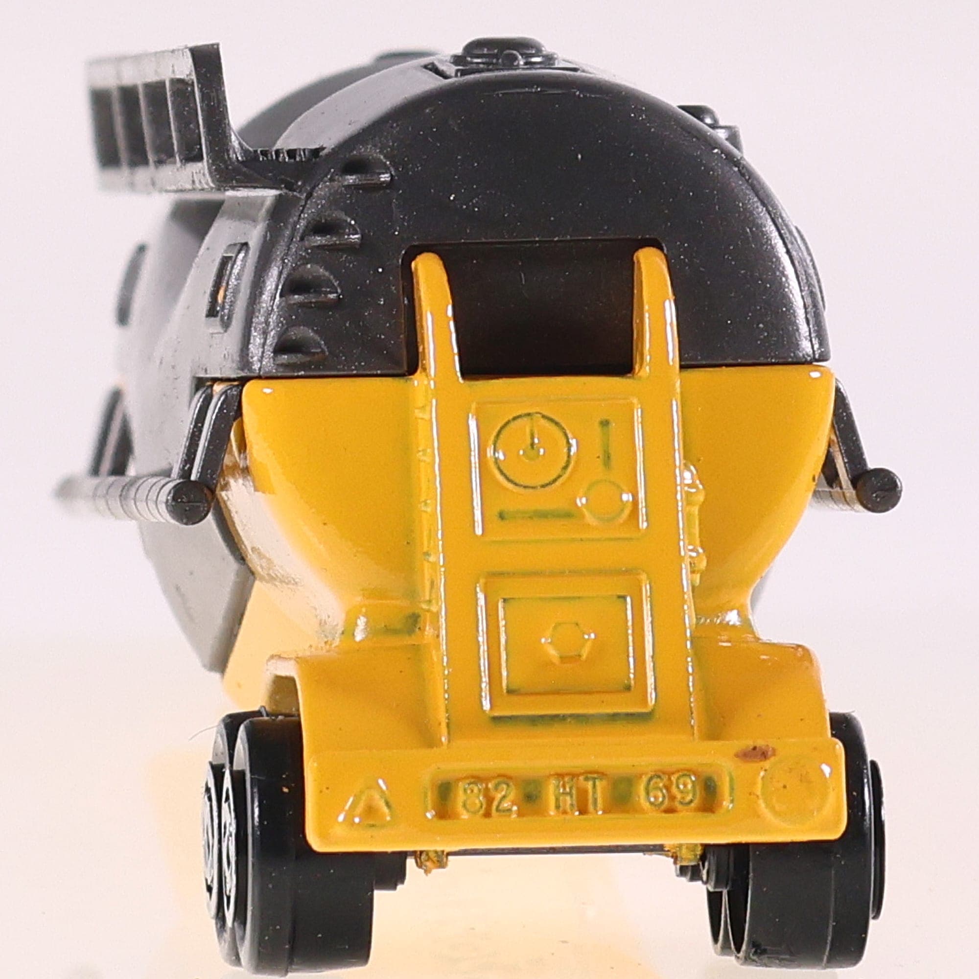 Majorette ECE Camion citerne semi-remorque #5028 1/64 Bicolore avec boîte — miniature 13