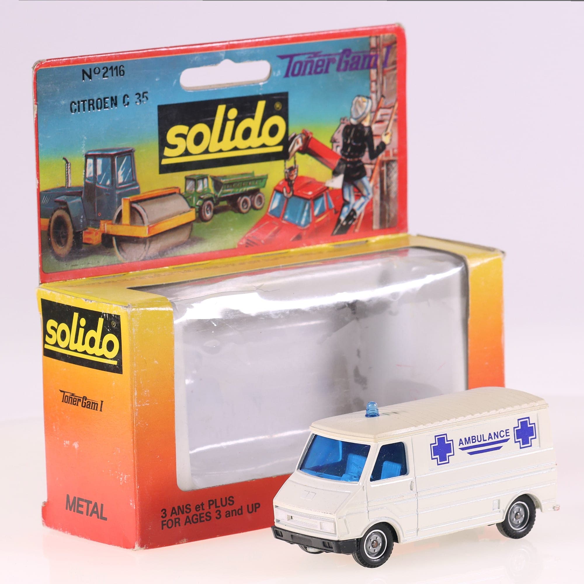 Solido n°2116 Citroën C 35 Ambulance 1/50 Blanc avec boîte — photo 1
