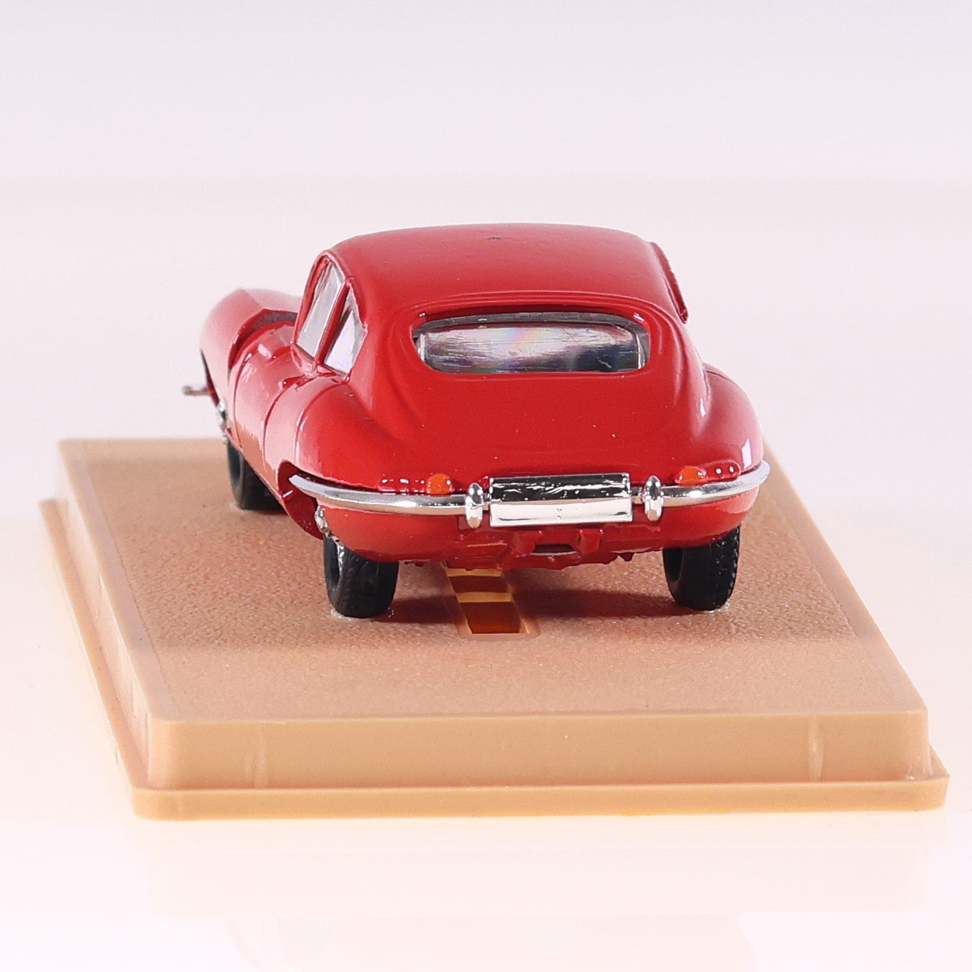 Eligor 1153 Jaguar Type "E" Coupe  1965 1/43 Rouge avec boîte — miniature 4