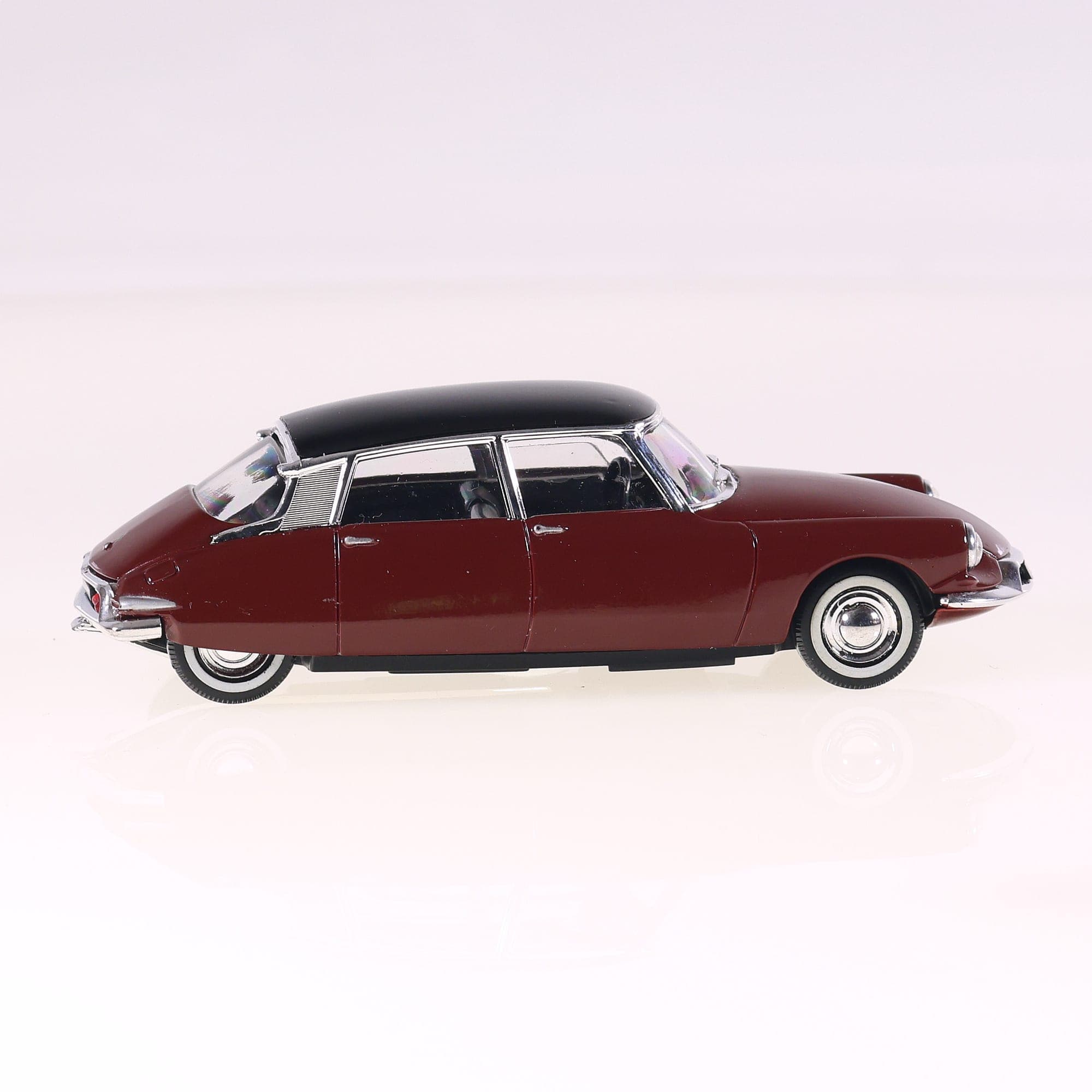 Solido Citroën DS 19 1956 1/43 bordeaux et toit noir  — miniature 6
