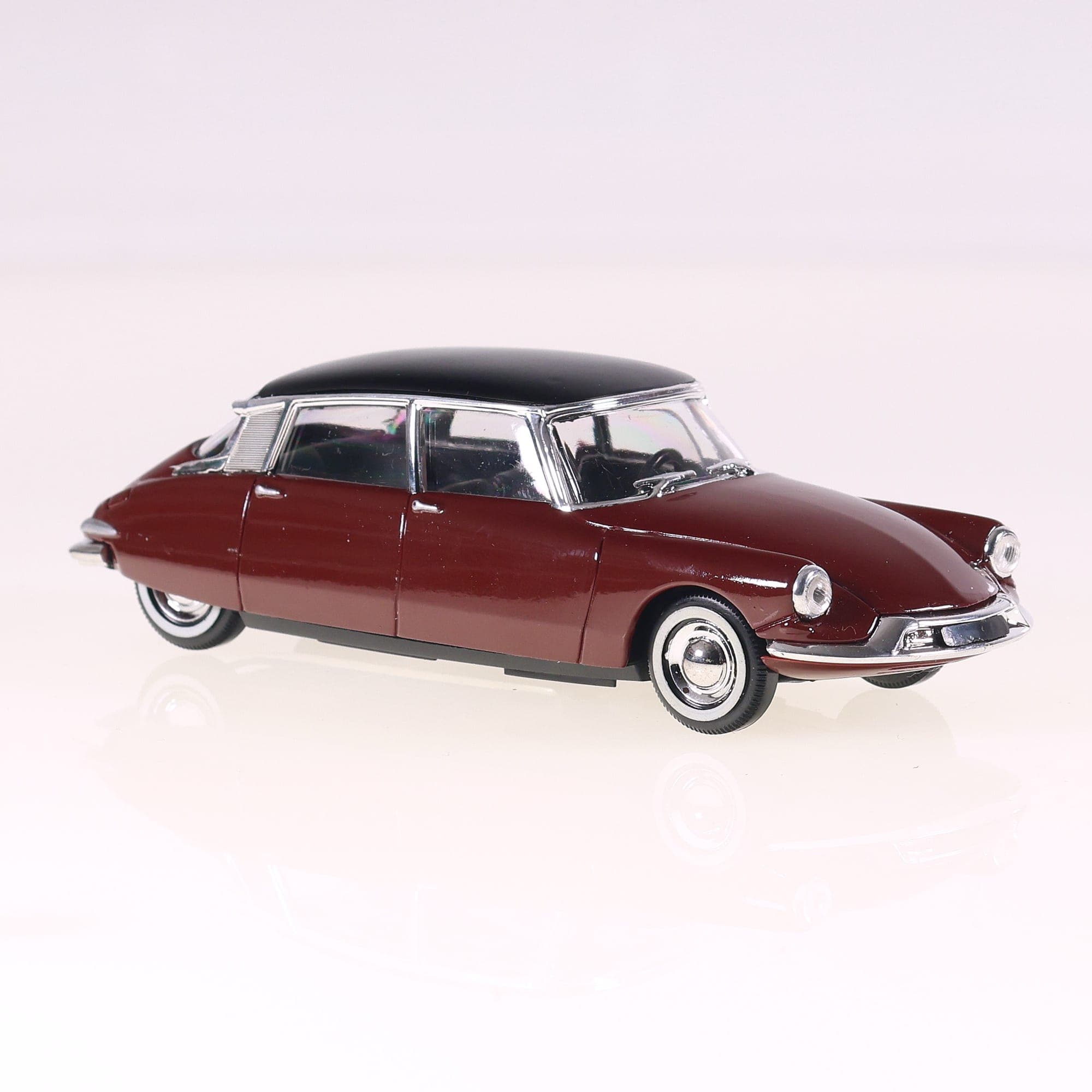 Solido Citroën DS 19 1956 1/43 bordeaux et toit noir  — miniature 7
