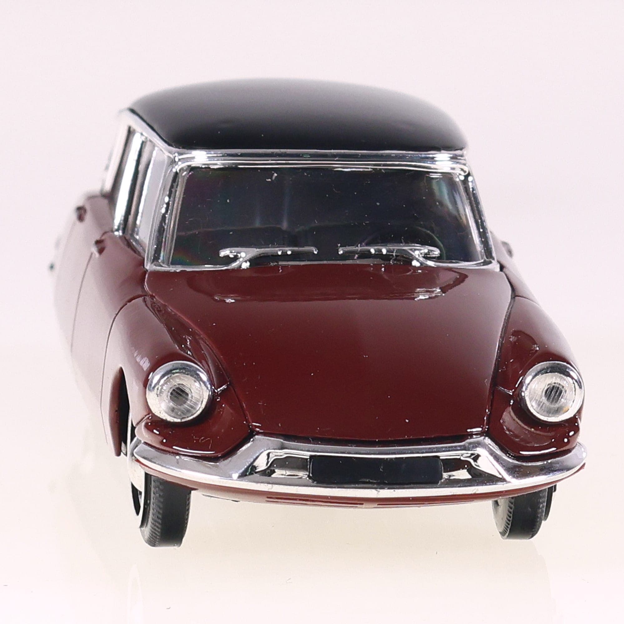 Solido Citroën DS 19 1956 1/43 bordeaux et toit noir  — miniature 8