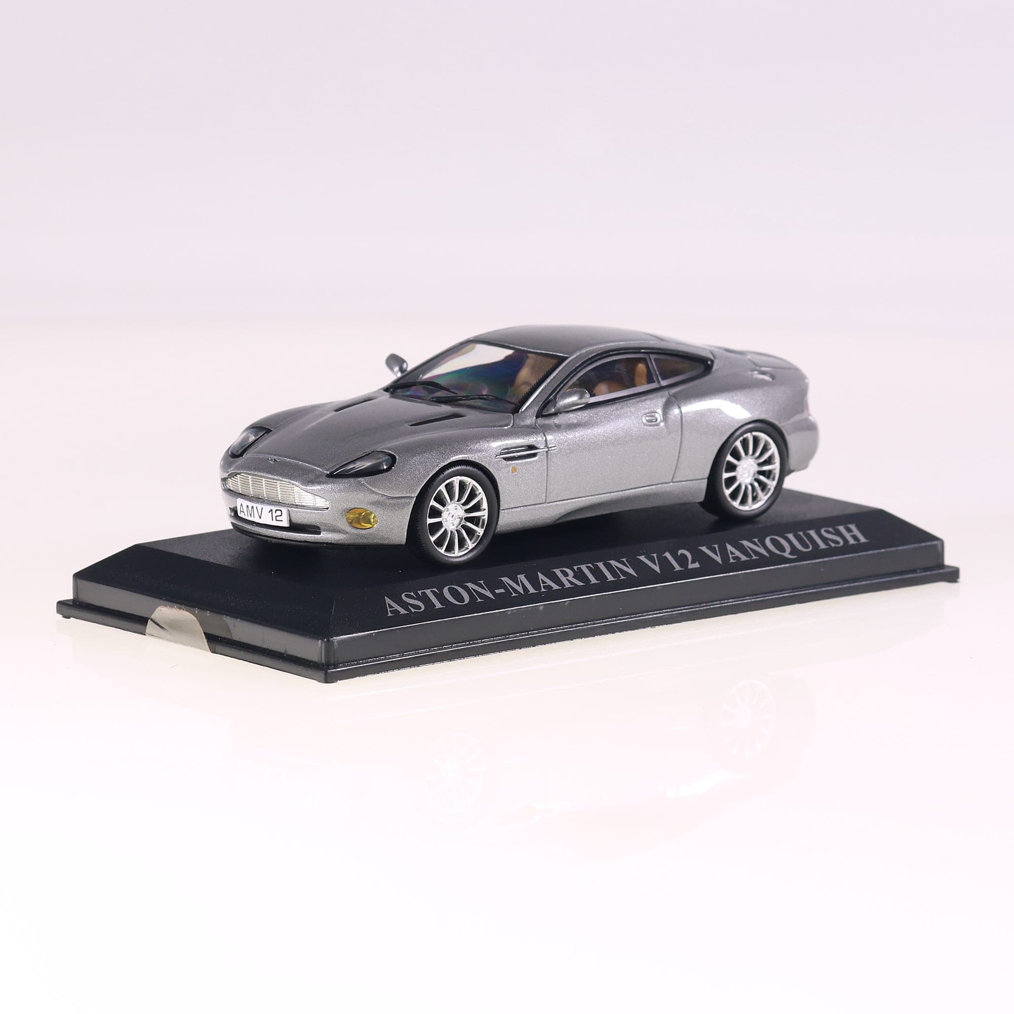 Aston Martin V12 Vanquish 1/43 
