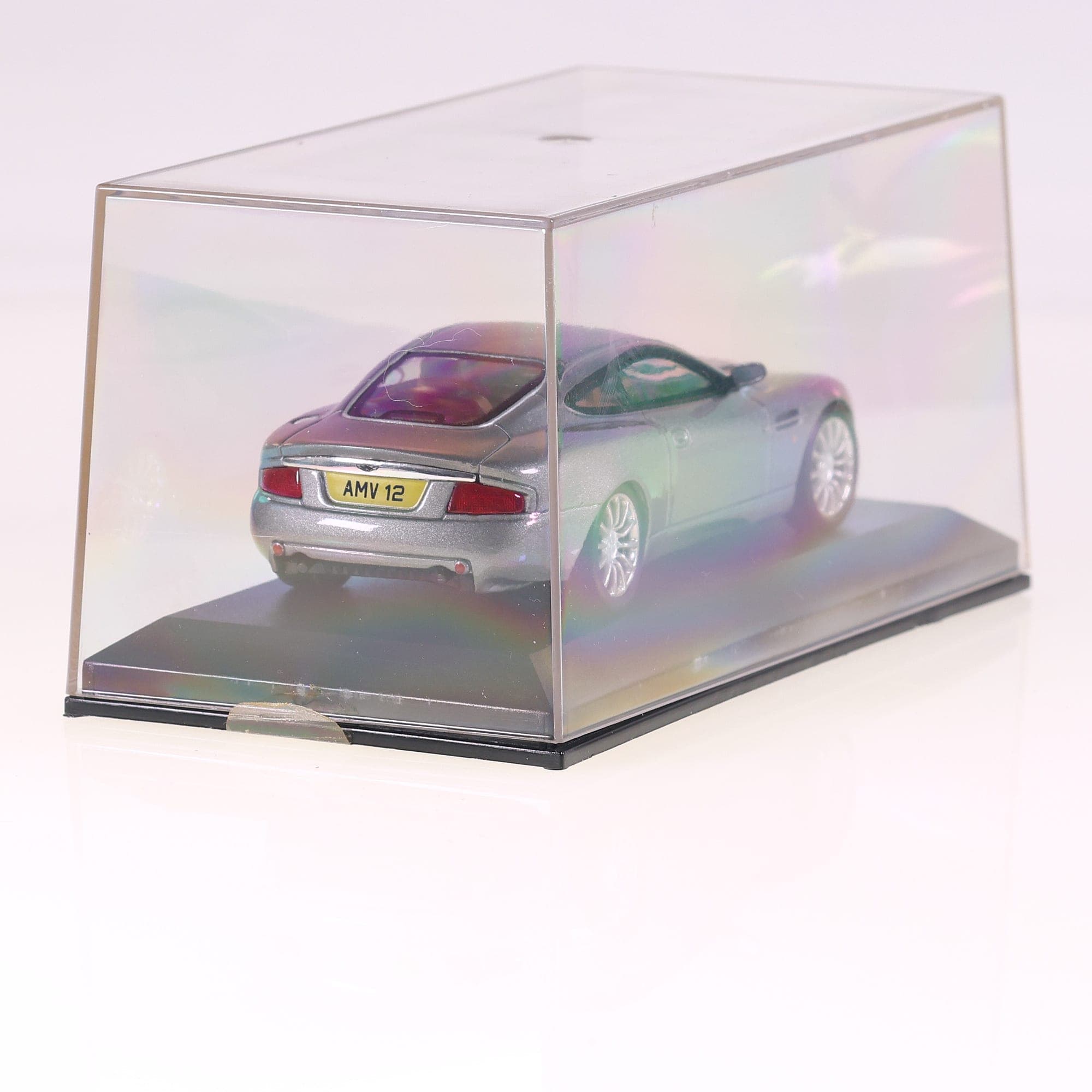 Aston Martin V12 Vanquish 1/43  — miniature 3