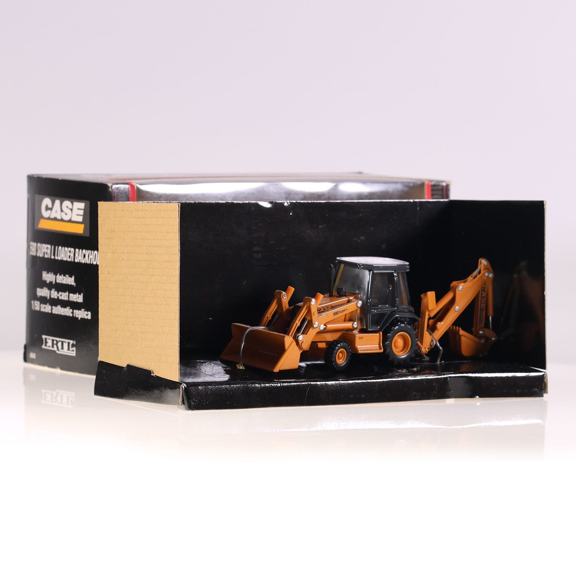ERTL Case 590 super L loader backhoe 1/50 avec boîte — photo 1