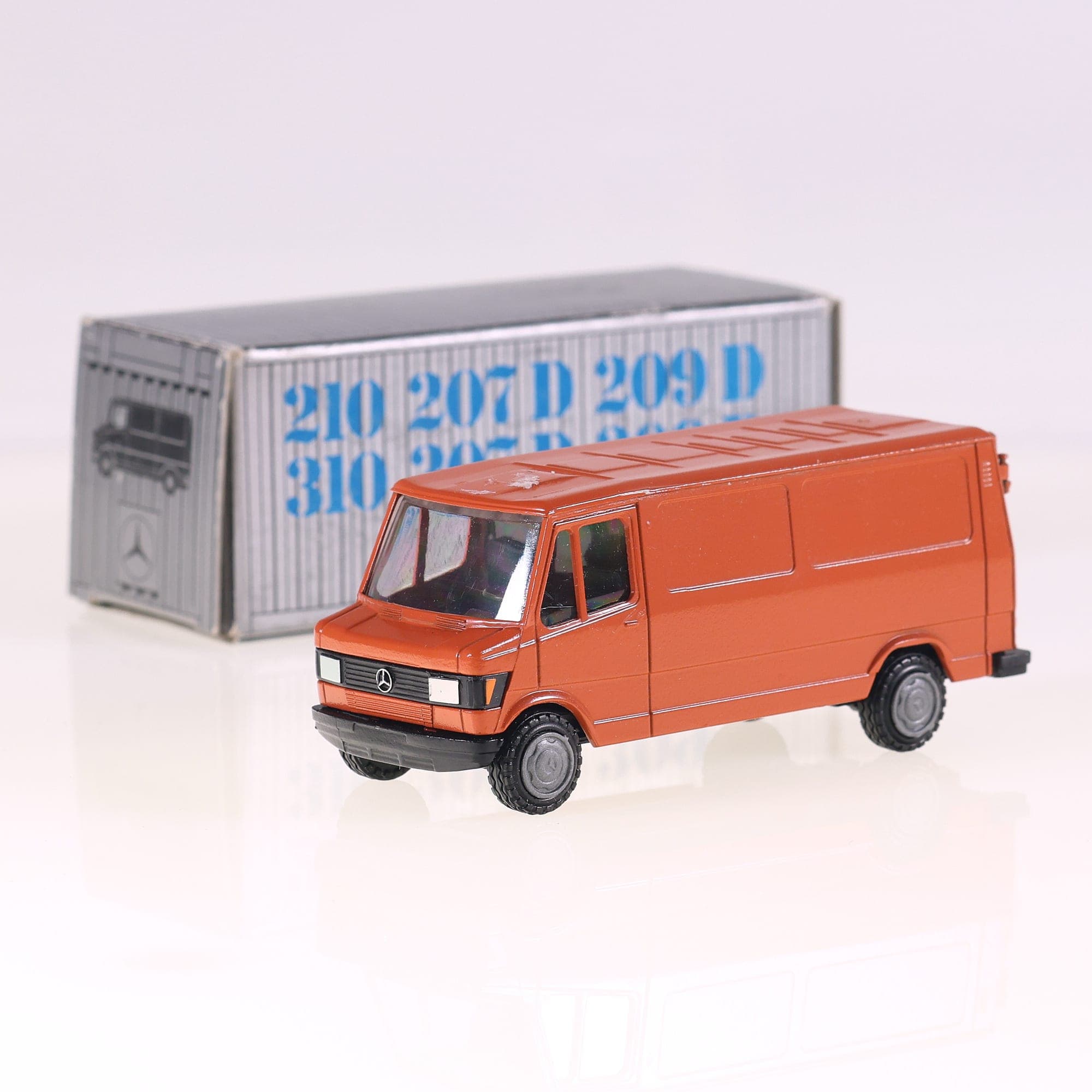 Conrad n°1607 Mercedes-Benz Transporter fourgon 1/50 