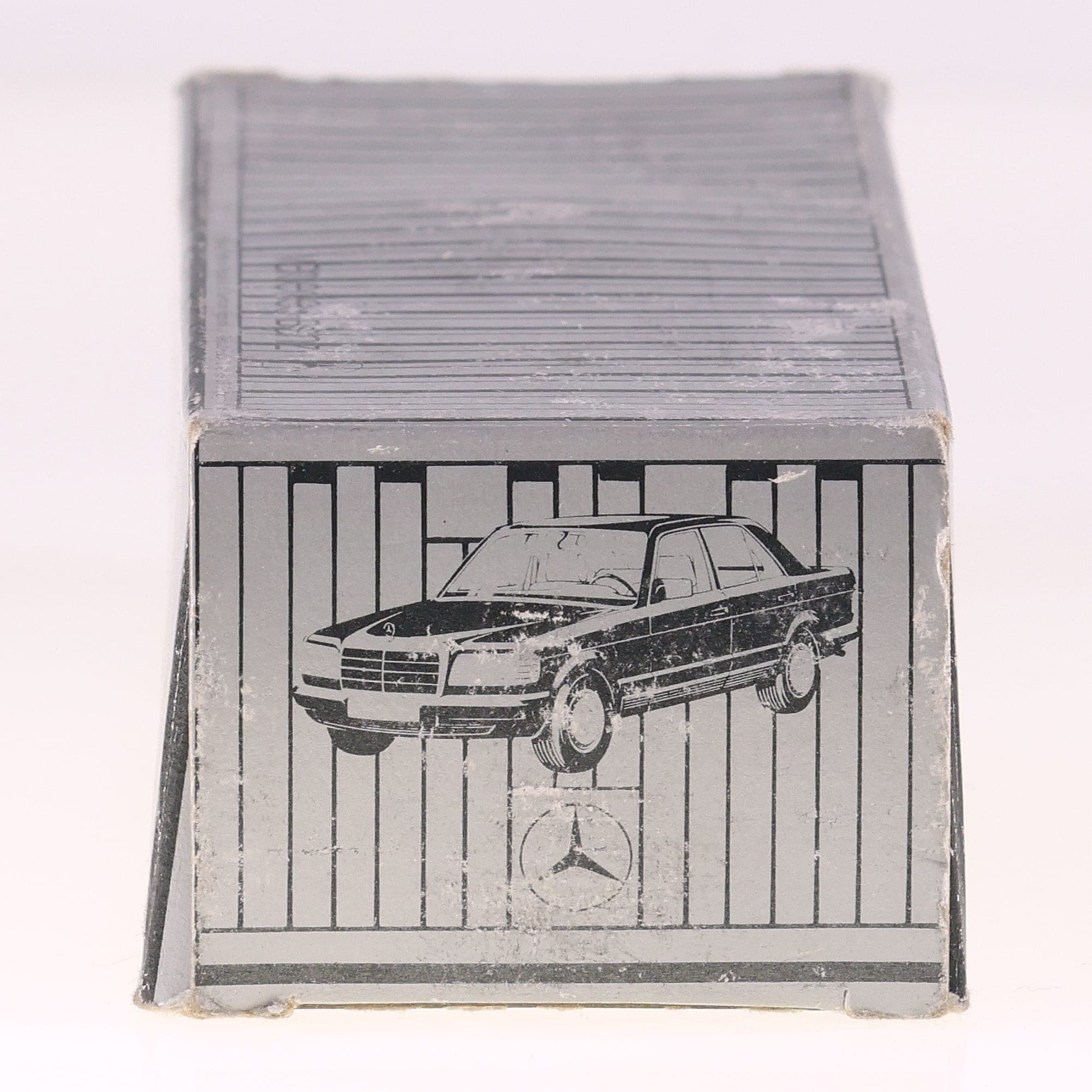 NZG Mercedes-Benz 280 380 500 SE/SEL (W126) 1/35 rouge métallisé Grade B avec bo — miniature 4