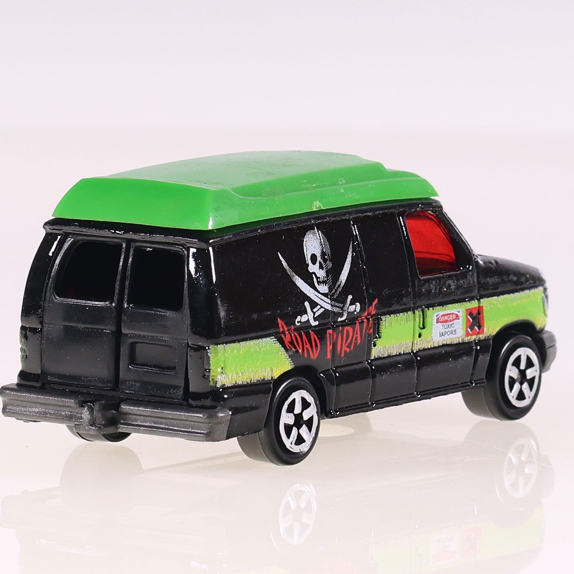 Majorette 270/271 Ford Econoline Road Pirate 1/63 Noir avec boîte — miniature 6