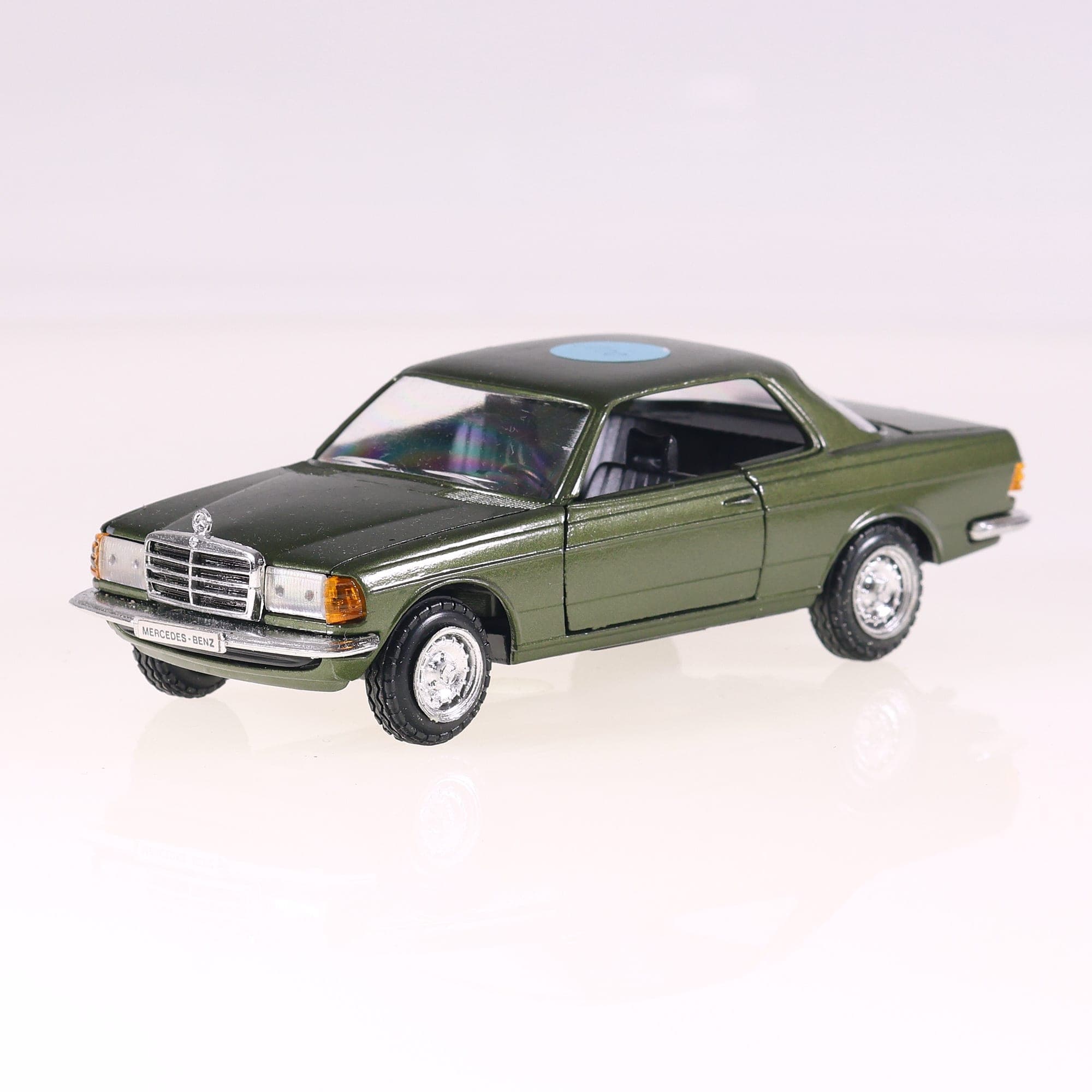 Conrad n°3065 Mercedes-Benz Coupé 230C 280C 280 CE 1/35 vert métallisé  — miniature 13