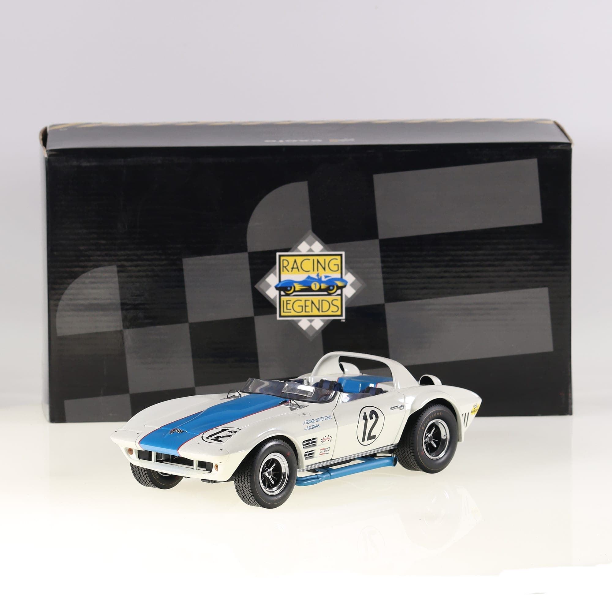 Exoto 180339 Chevrolet Corvette Grand Sport #12 1/18 état A avec boîte