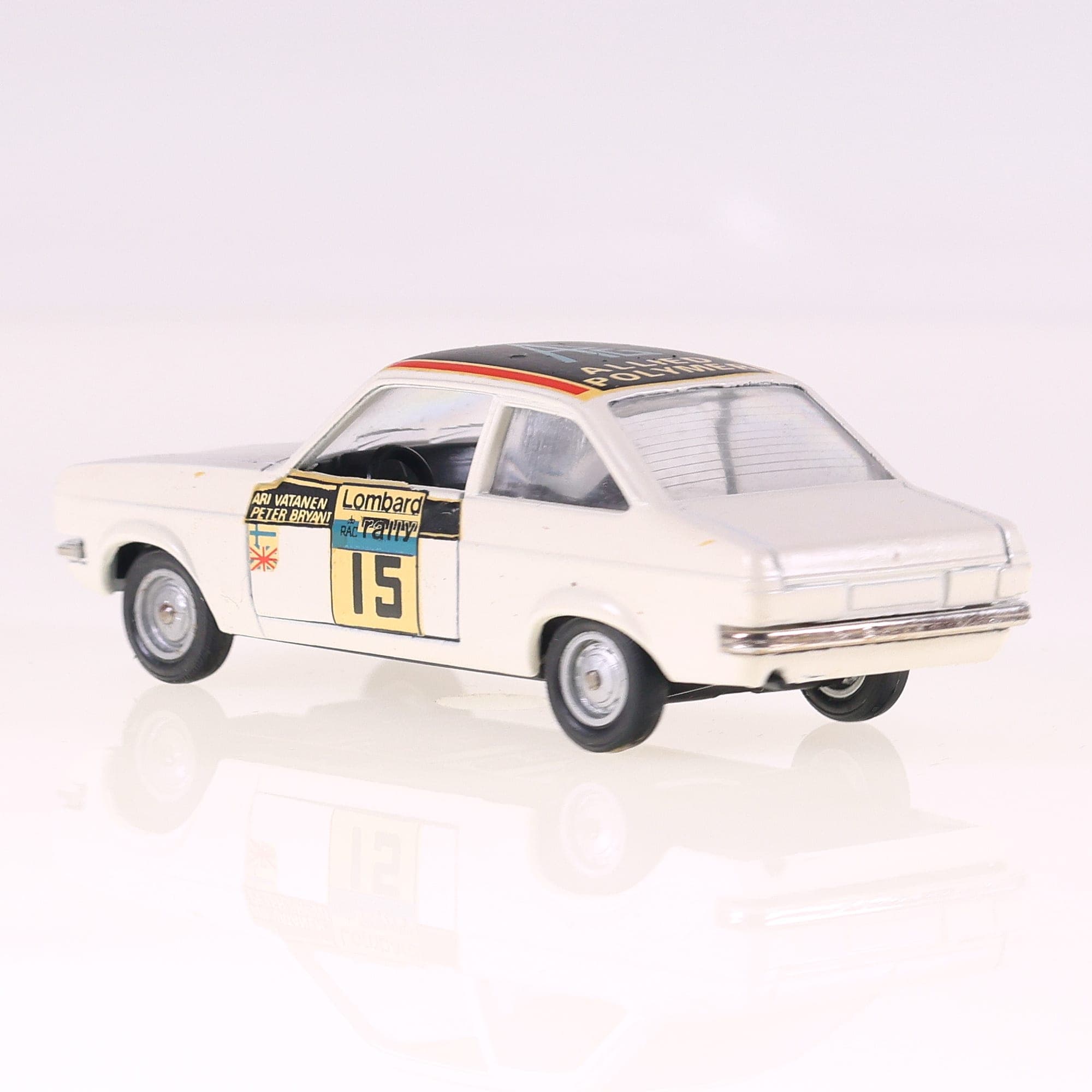 Solido n° 61 Ford Escort Rallye #15 1/43 Avec autocollants — miniature 7