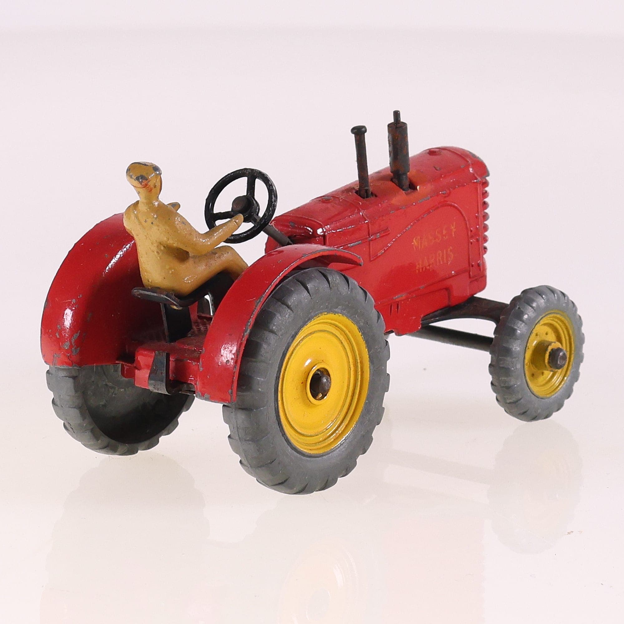 Dinky Toys 300 Massey-Harris Tractor 1/43 Rouge Grade B avec boîte — miniature 6