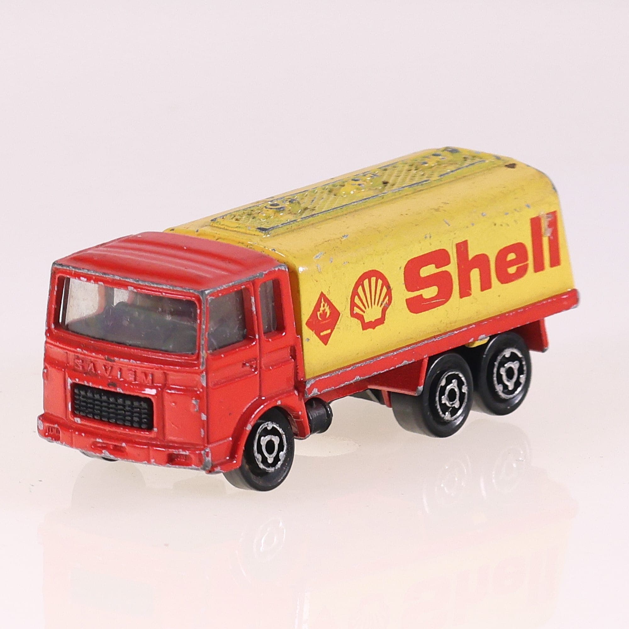 Majorette Saviem Camion Citerne Shell 7,7 cm Bicolore Grade B sans boîte — photo 1