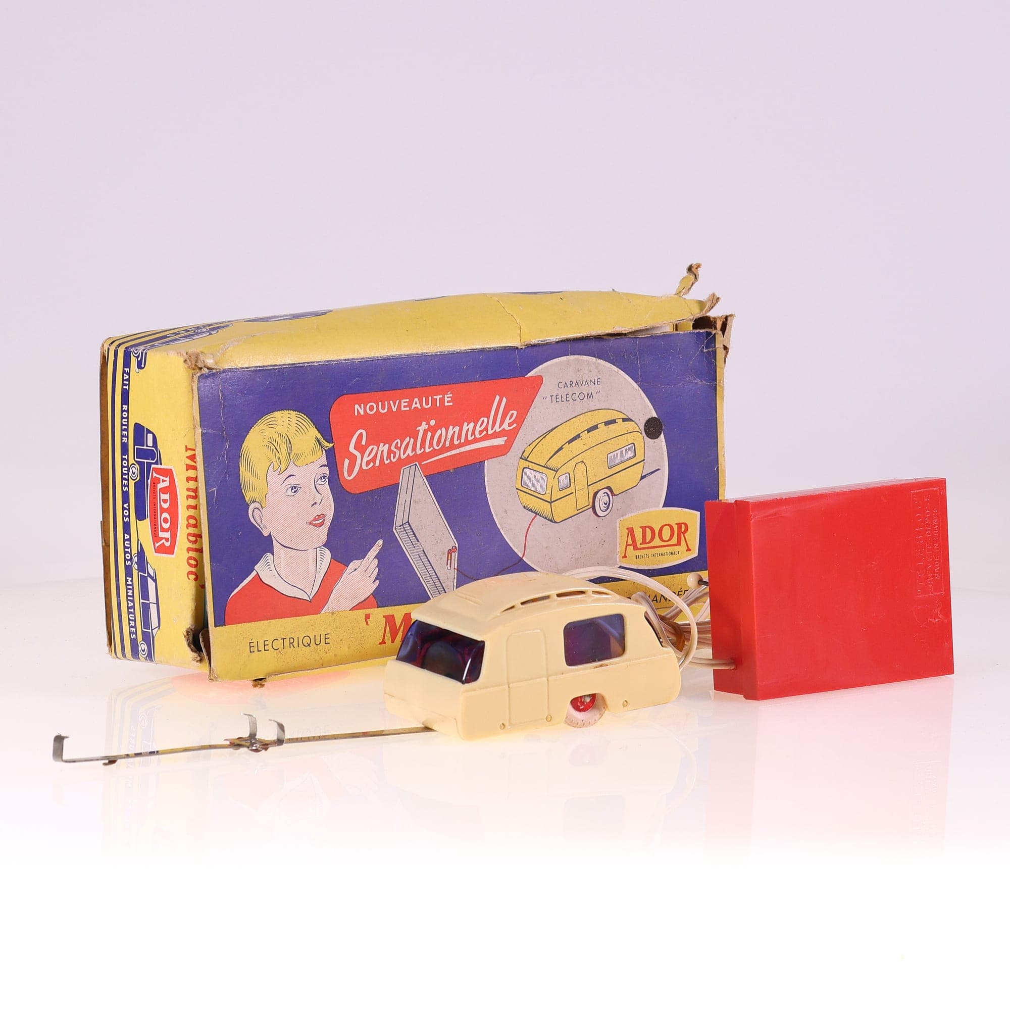 Ador Caravane téléguidée 1/43 Ivoire avec boîte — photo 1