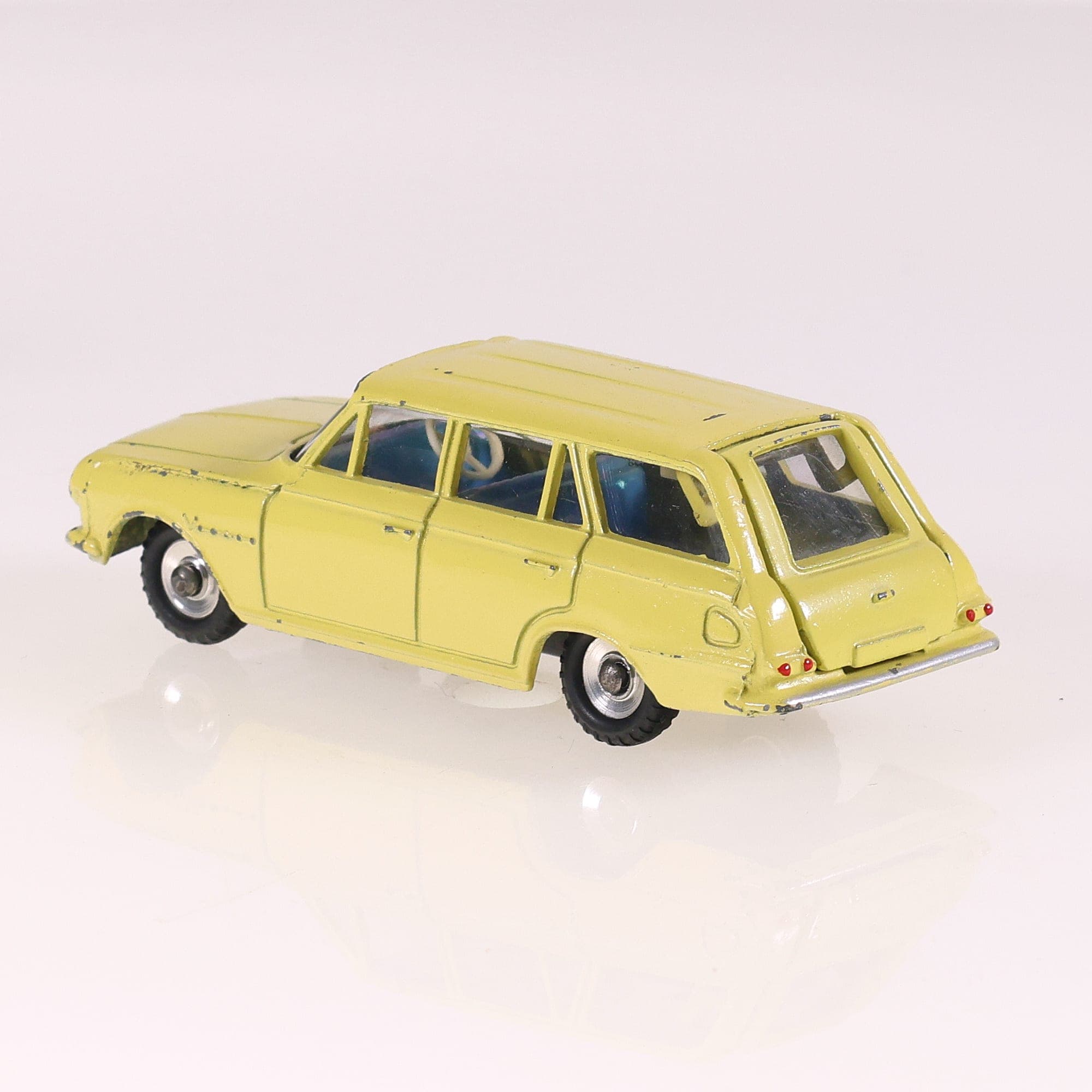 Dinky Toys 141 Vauxhall Victor Estate Car 1/43 Jaune avec boîte — miniature 3