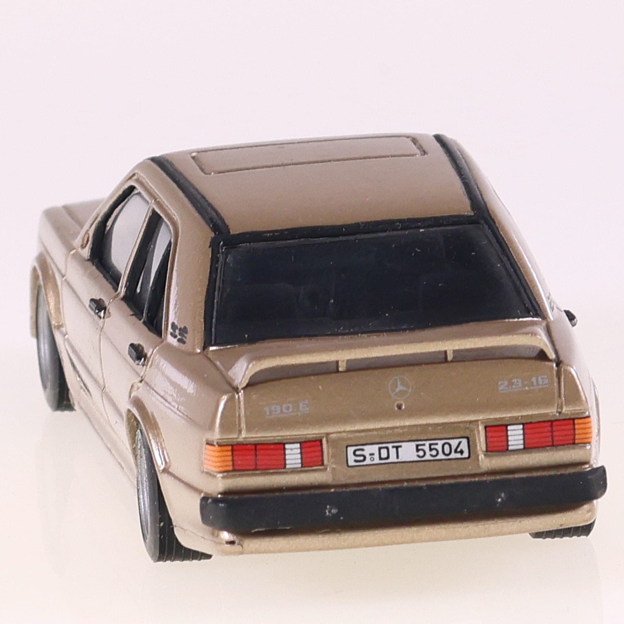 Minichamps 387 Mercedes-Benz 190E 2.3-16 1/43 Or sans boîte — miniature 4