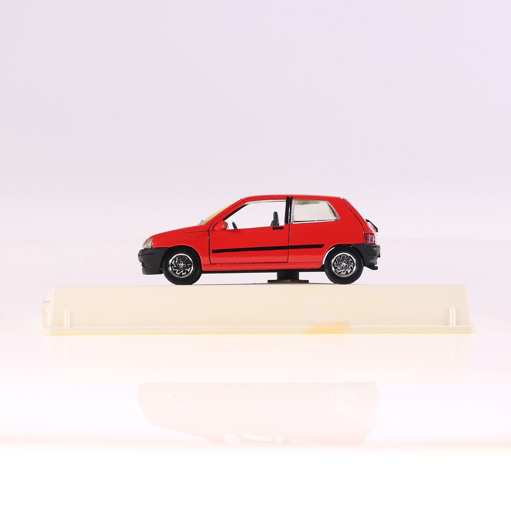 Solido 1519 Renault 1/43 Rouge avec boîte — miniature 7