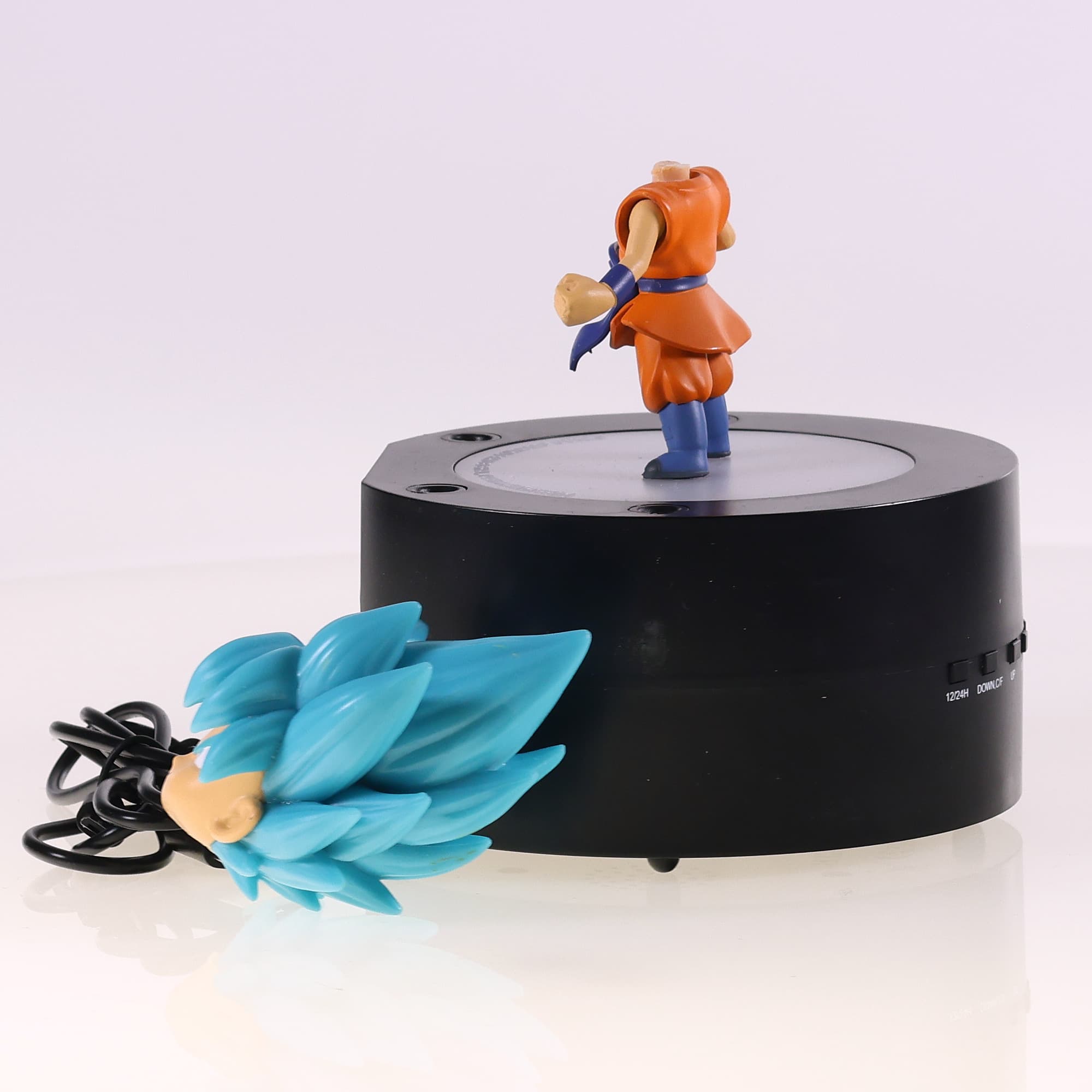 Teknofun Réveil Lumineux Dragon Ball Goku Super Saiyan God Super Saiyan état A  — miniature 4