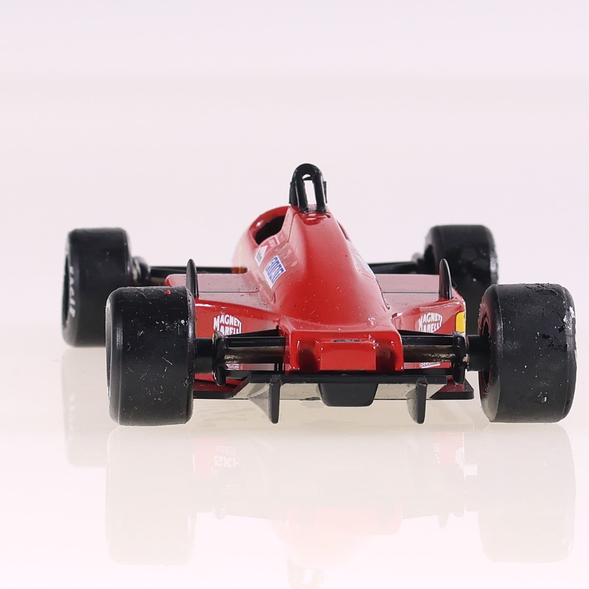 Onyx Ferrari F1 87-88C - Gerhard Berger #28 1/43 Rouge sans boîte — miniature 4