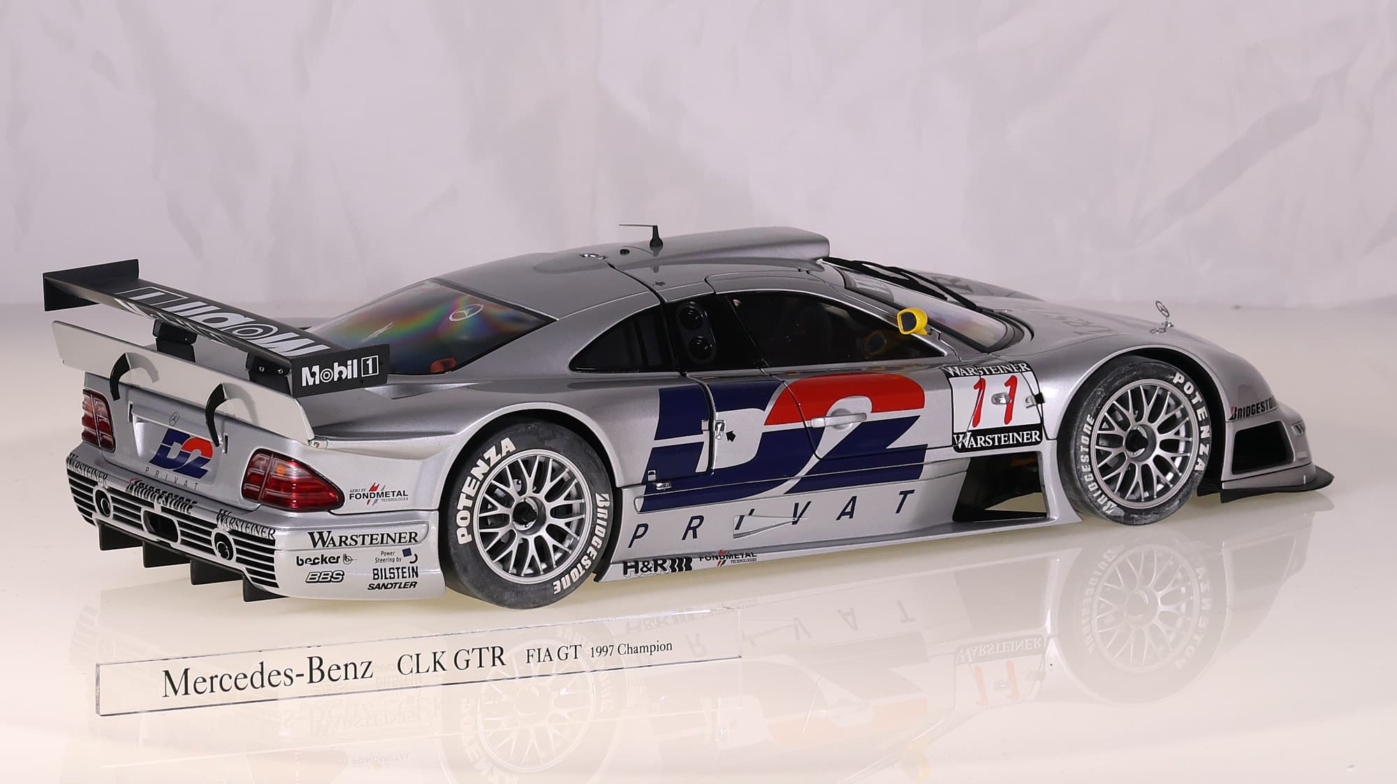 Autoart signature 12001 Mercedes-Benz CLK GTR FIA GT 1997 Champion #11 1997 1/12 — miniature 5