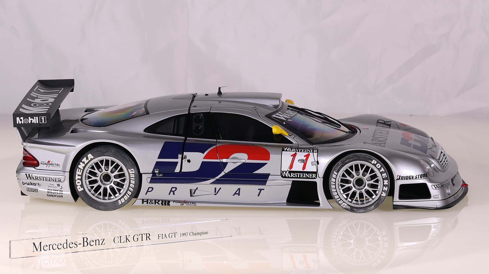 Autoart signature 12001 Mercedes-Benz CLK GTR FIA GT 1997 Champion #11 1997 1/12 — miniature 6