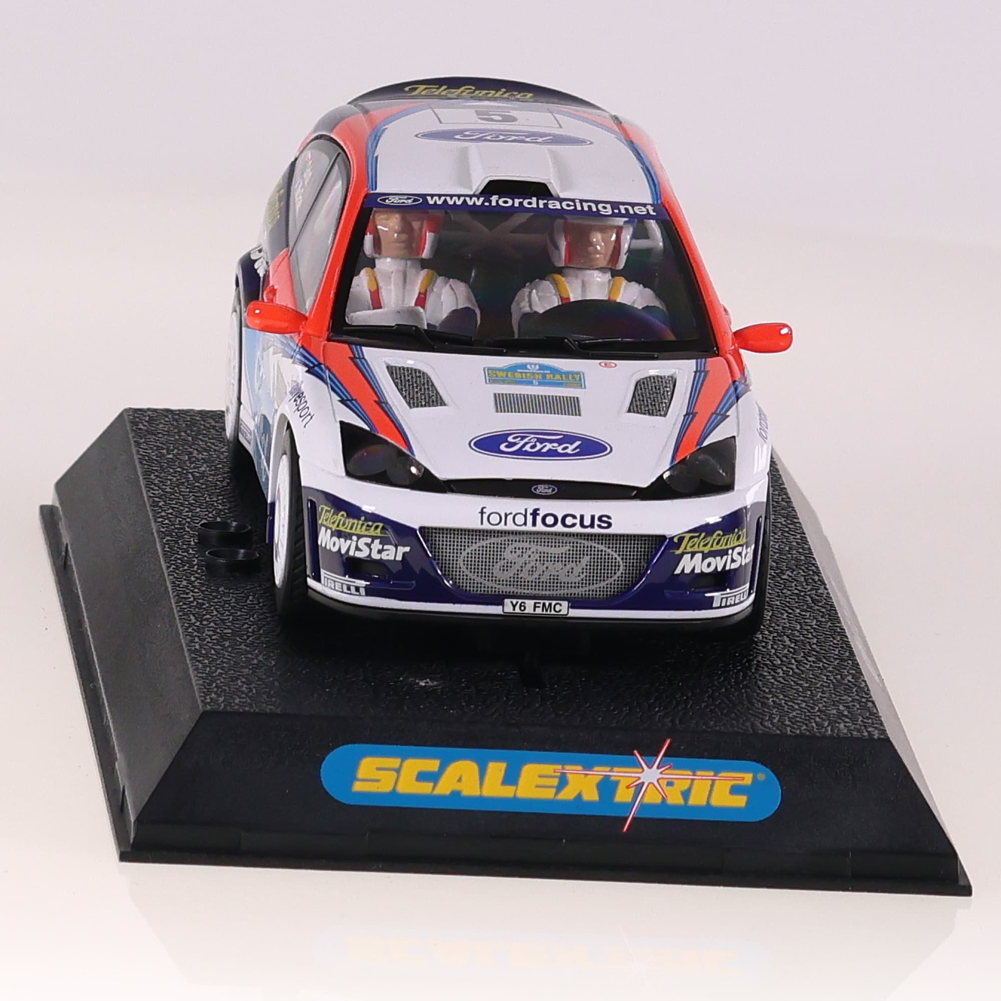 Scalextric Ford Focus WRC Course Bicolore 1/32slot car avec boîte — miniature 8