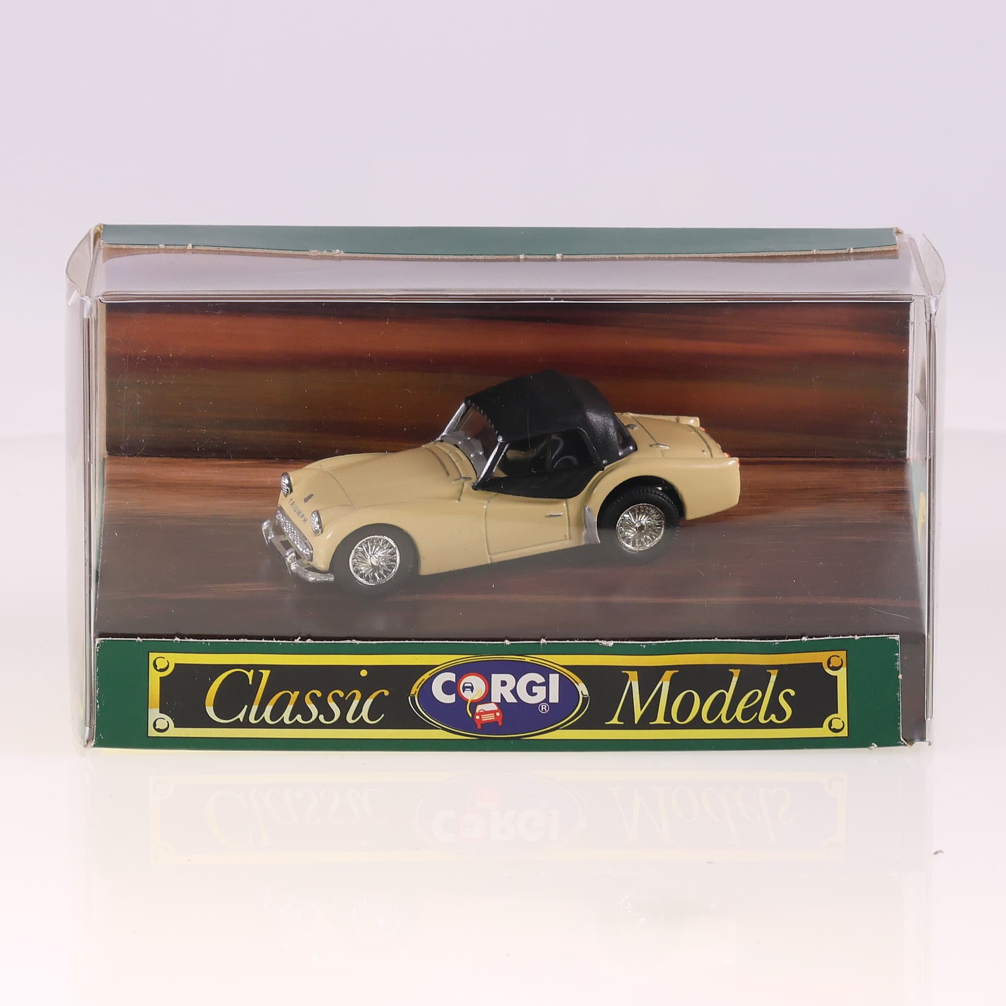 Corgi D738 Triumph TR3A Soft Top 1/43 Beige avec boîte
