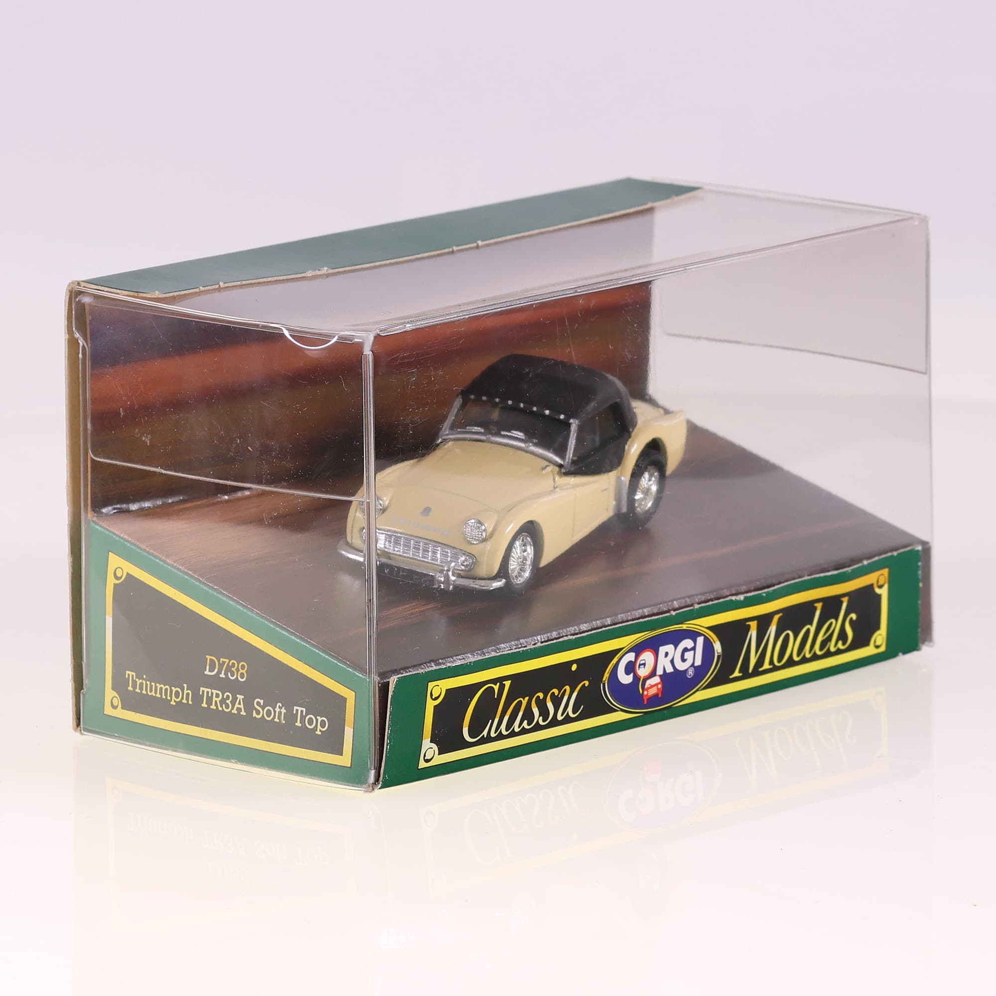 Corgi D738 Triumph TR3A Soft Top 1/43 Beige avec boîte — miniature 8