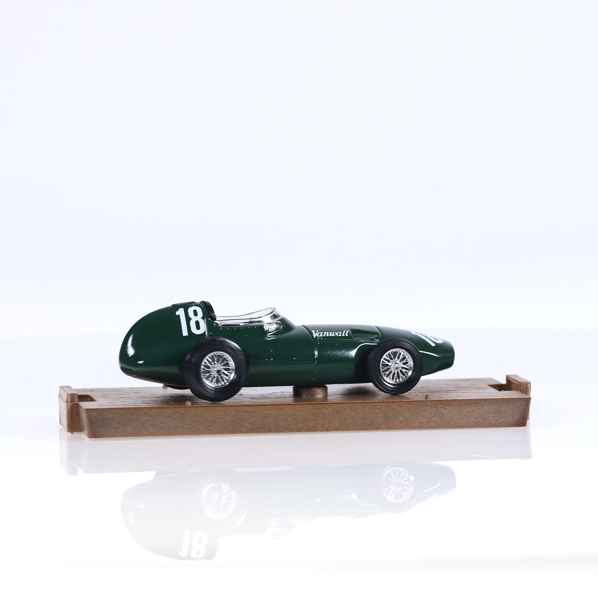 Brumm r98 Vanwall HP 285 F1 1957 #18 1957 1/43 Vert avec boîte — miniature 6
