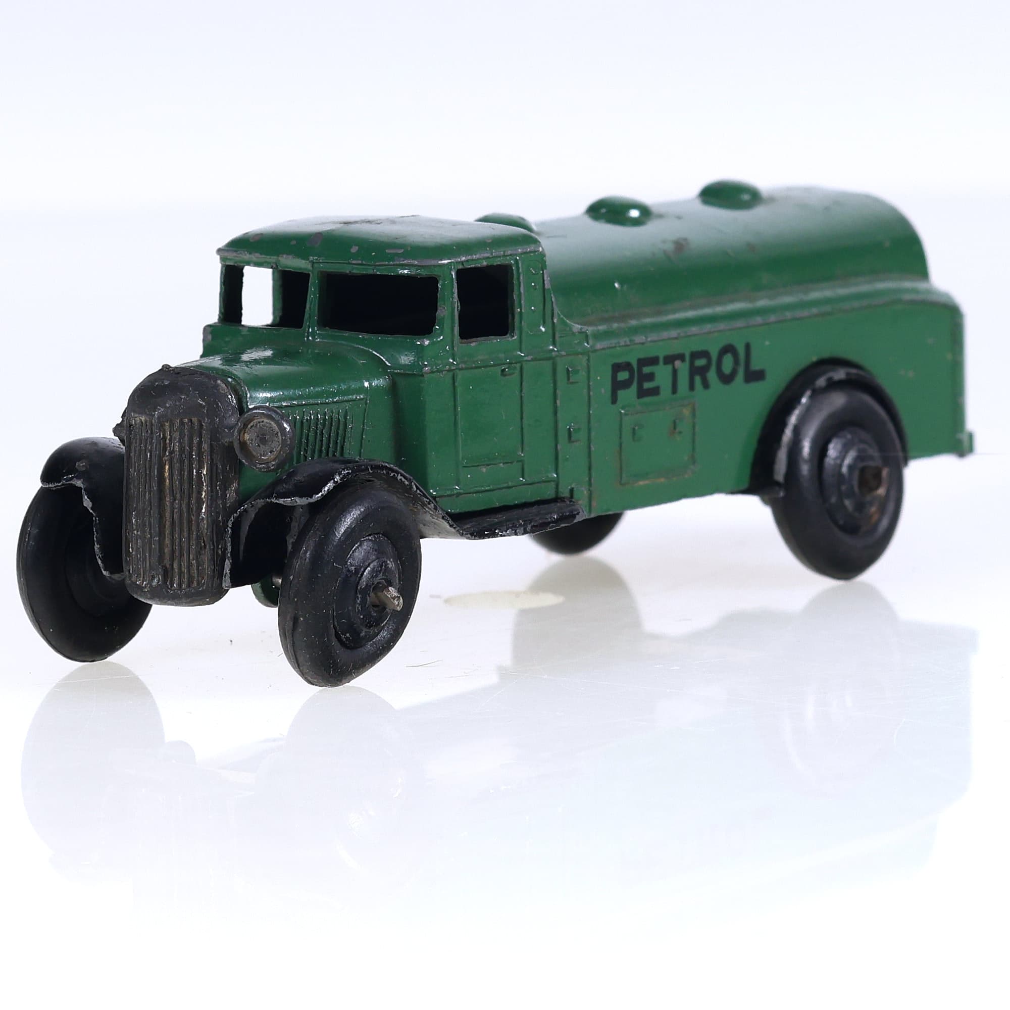 Dinky Toys 25D Petrol Tanker 10 cm Vert — photo 1