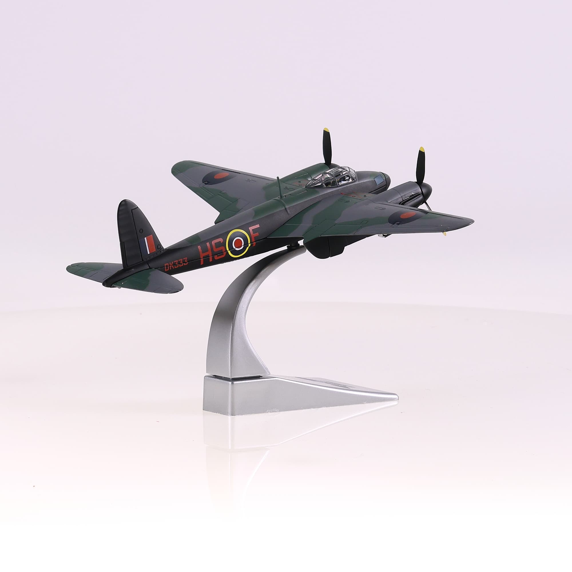 Corgi AA32801 De Havilland Mosquito B IV  DK333/HS-F 'Grim Reaper' RAF 109 Squad — miniature 5