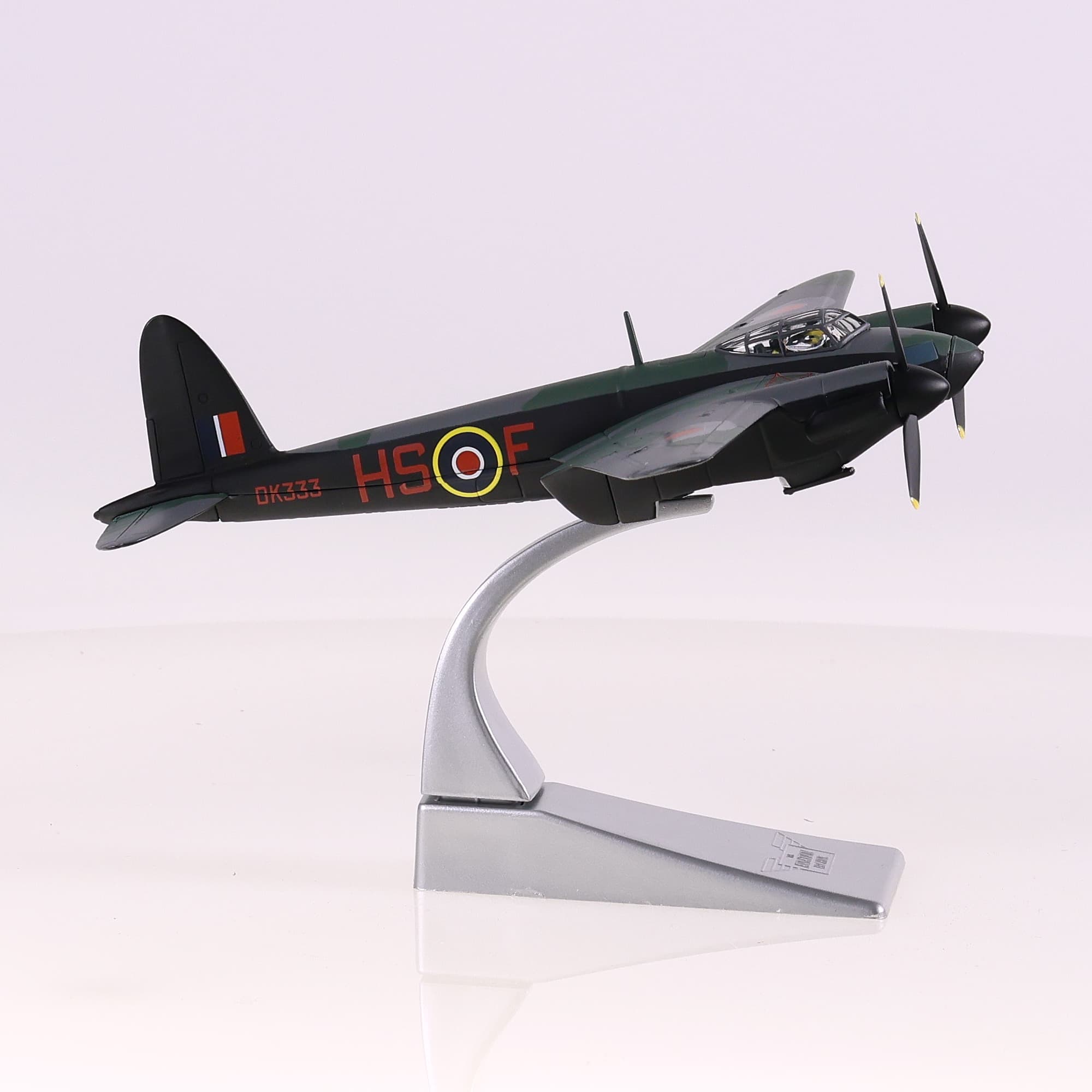 Corgi AA32801 De Havilland Mosquito B IV  DK333/HS-F 'Grim Reaper' RAF 109 Squad — miniature 6