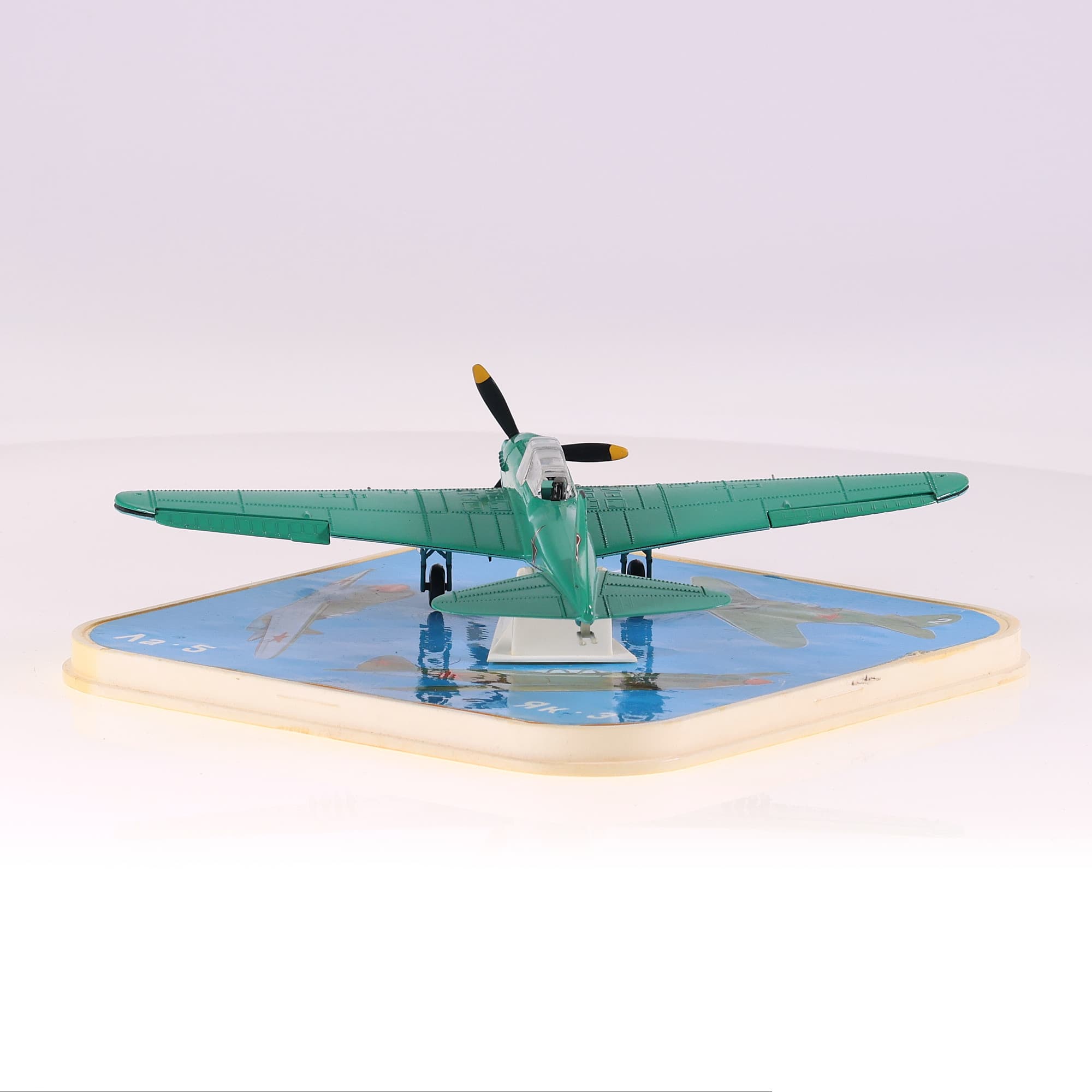 made in URSS avion Ilyushin Ил-2 16 cm Vert avec boîte — miniature 4