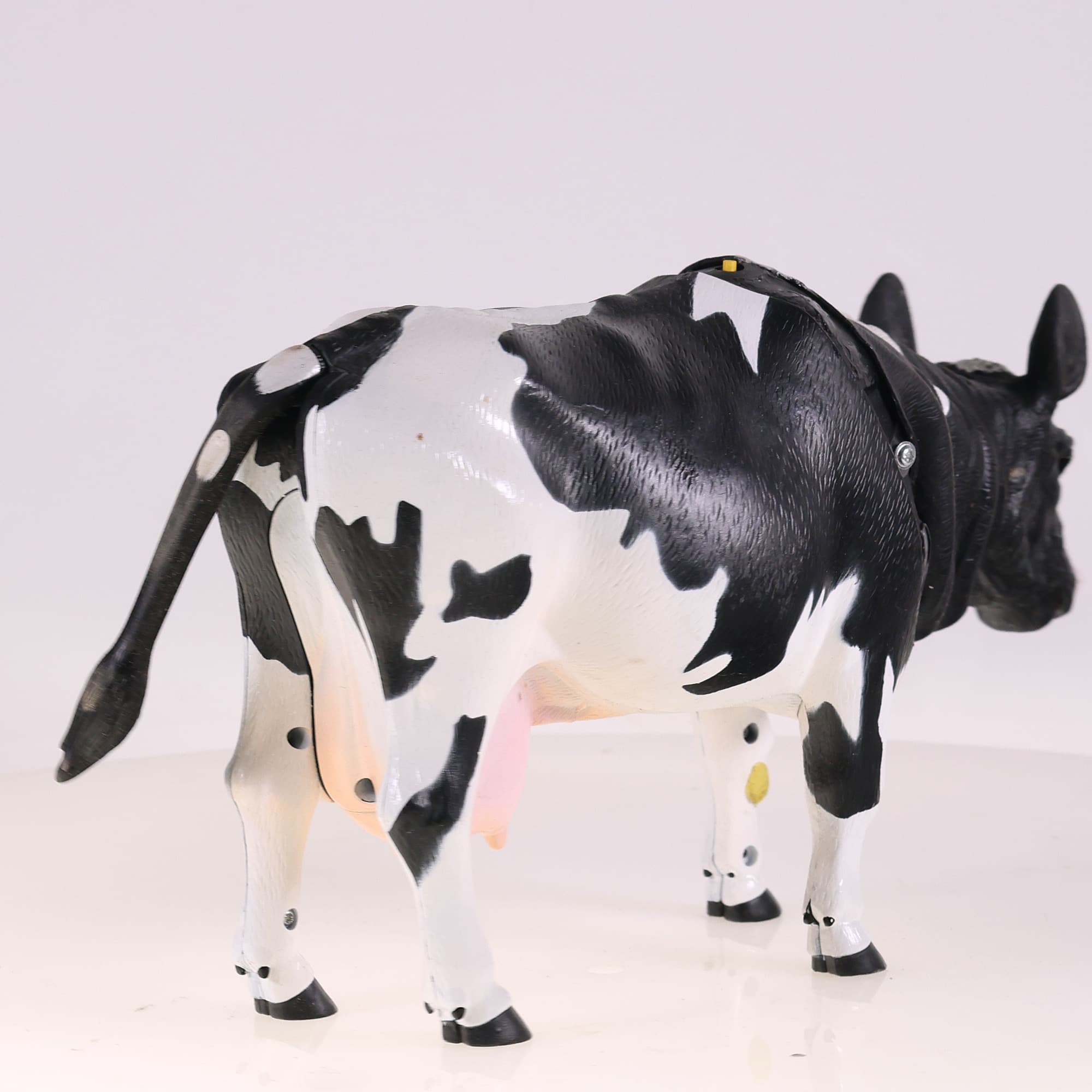 WowWee Animal Tronics - Animals of the Barn Yard the Holstein Cow avec boîte — miniature 5
