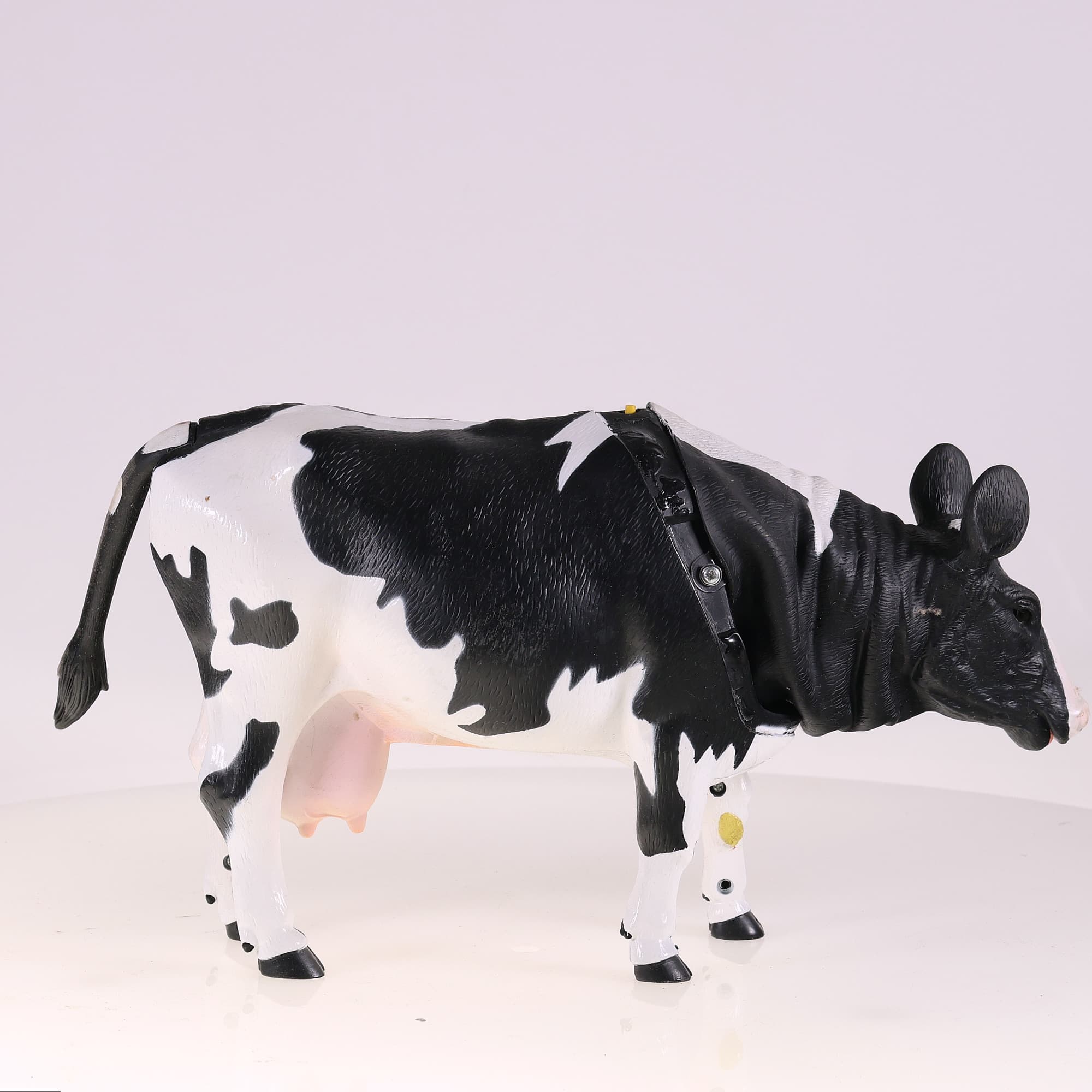 WowWee Animal Tronics - Animals of the Barn Yard the Holstein Cow avec boîte — miniature 6